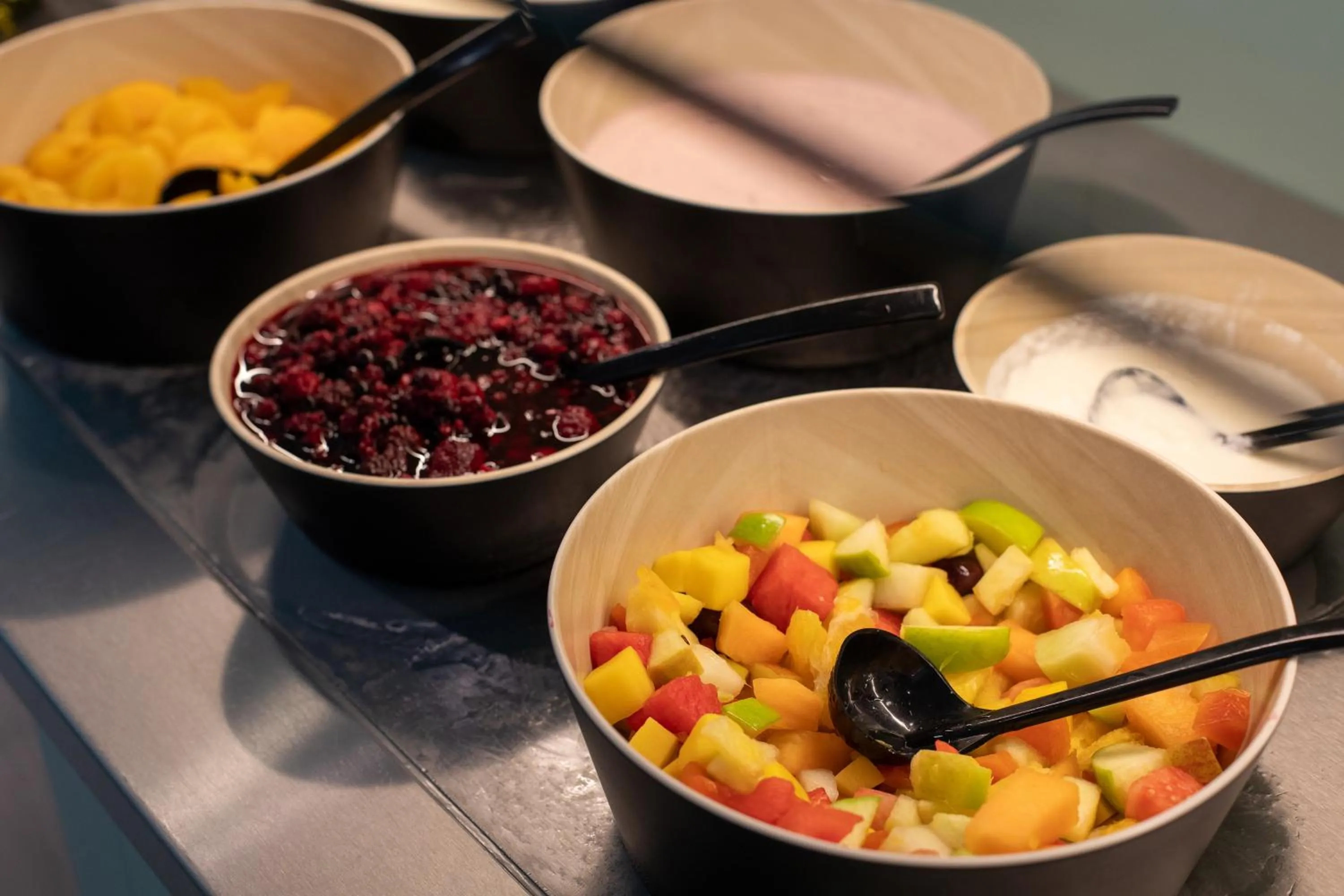 Buffet breakfast in MEININGER Hotel Berlin Airport