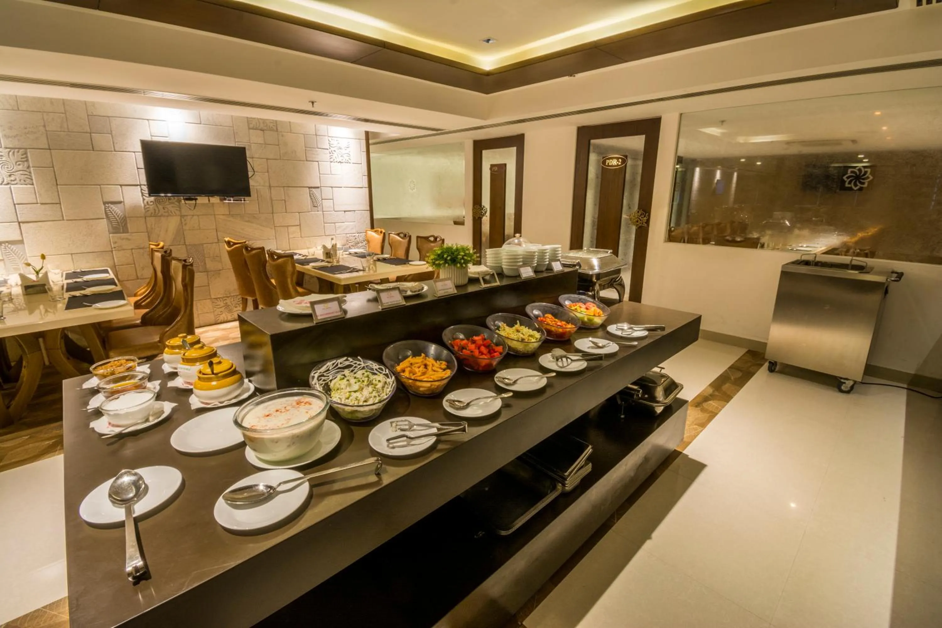 Restaurant/places to eat in The Capital Hotel