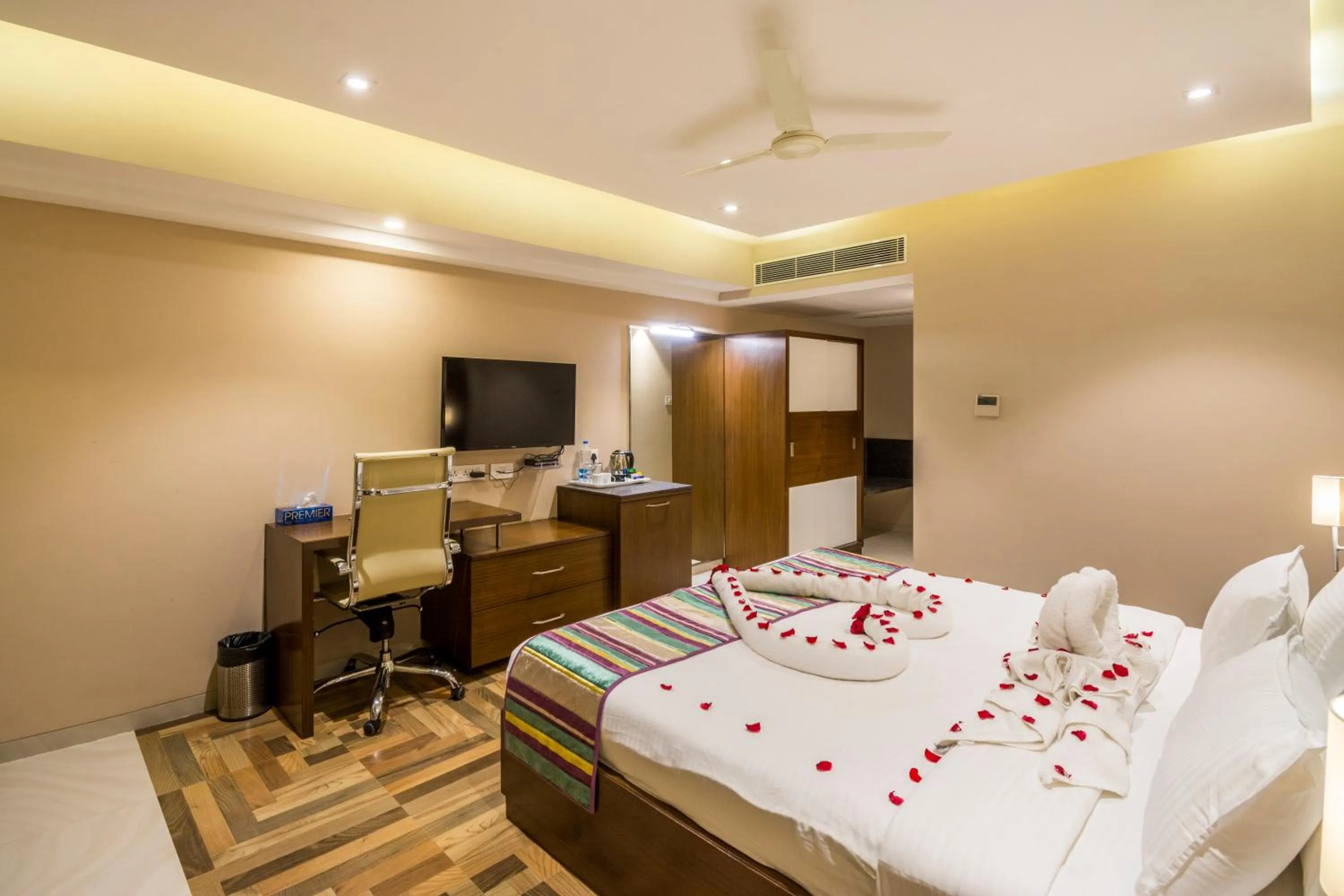 Bedroom, Bed in The Capital Hotel