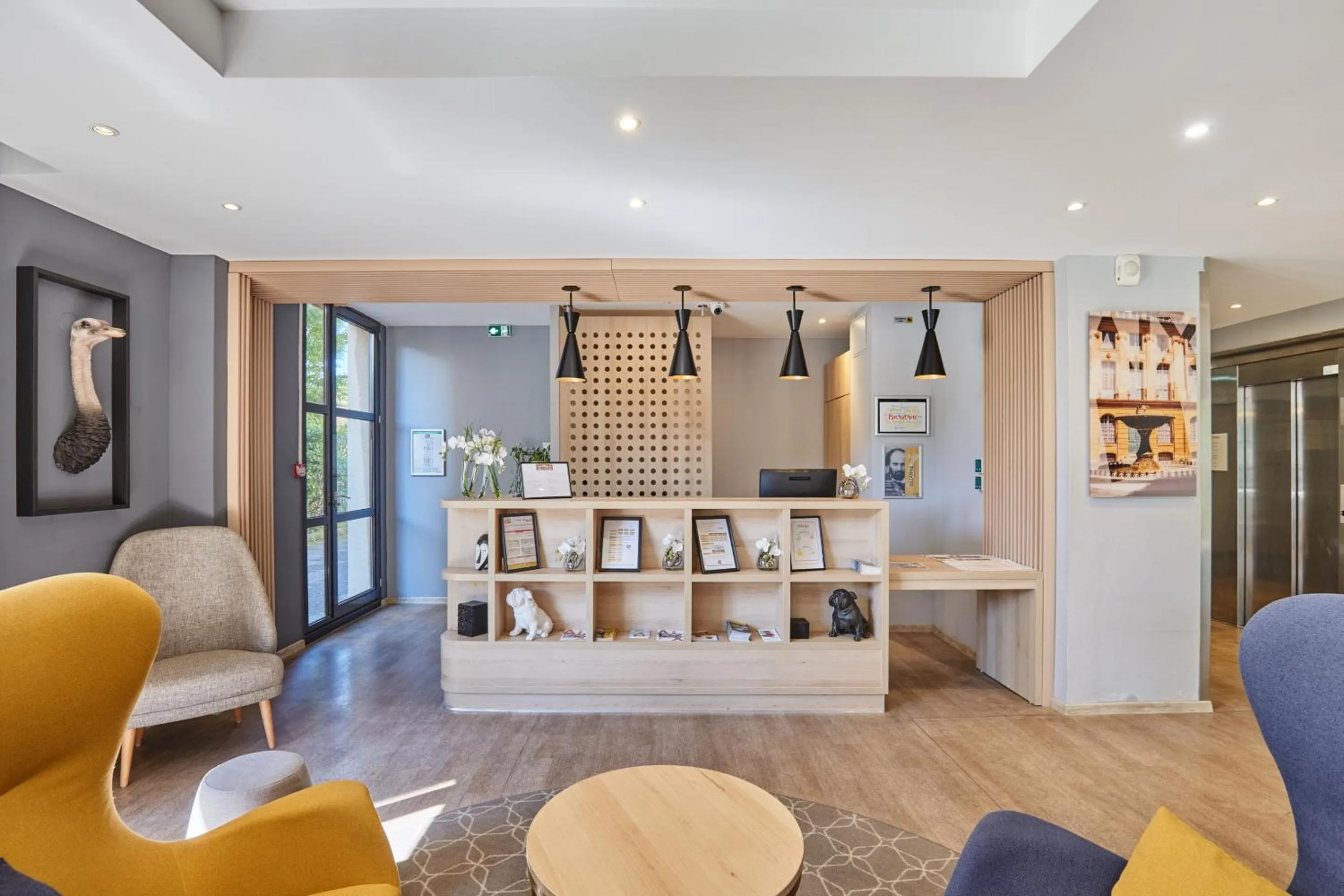 Lobby or reception in Appart Hotel Odalys City Aix en Provence Les Floridianes