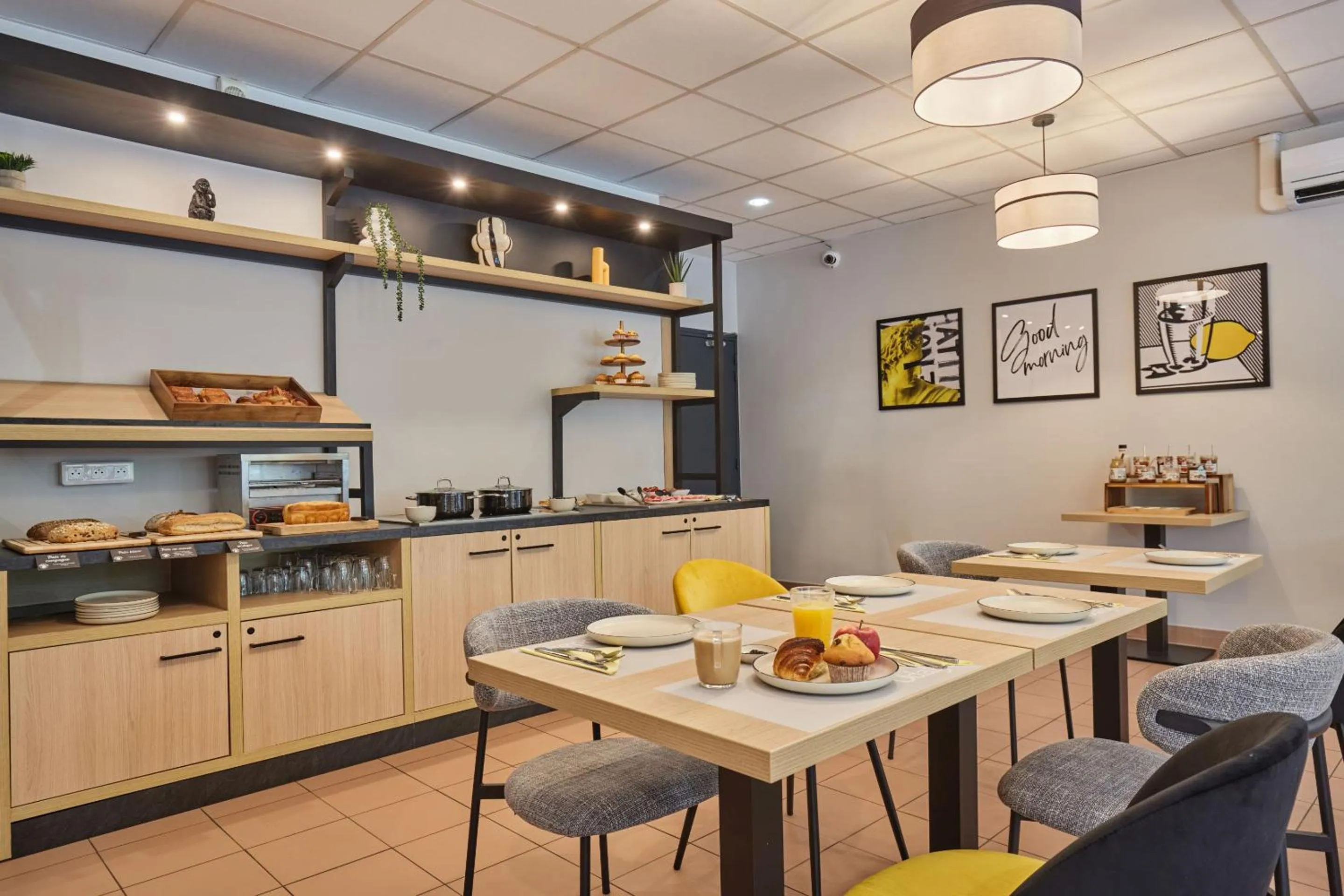 Buffet breakfast in Appart Hotel Odalys City Aix en Provence Les Floridianes