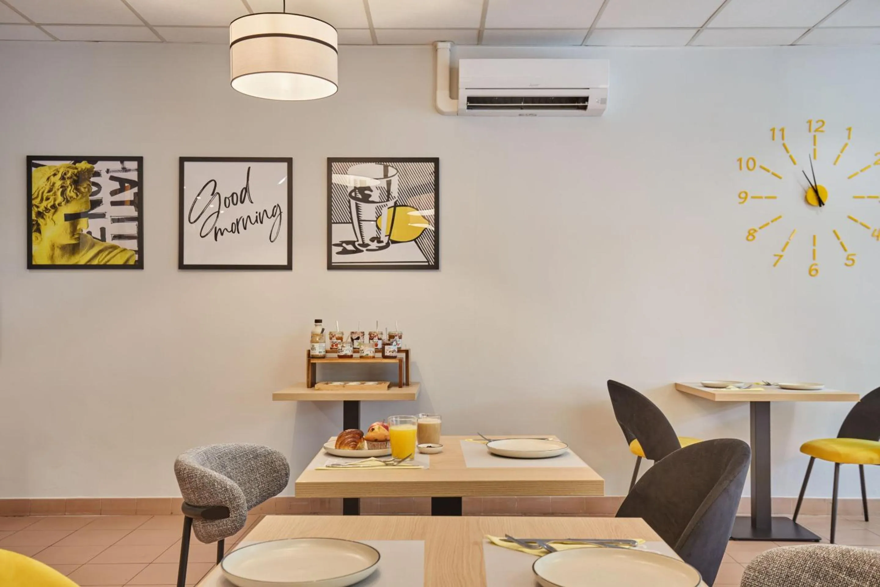 Buffet breakfast in Appart Hotel Odalys City Aix en Provence Les Floridianes