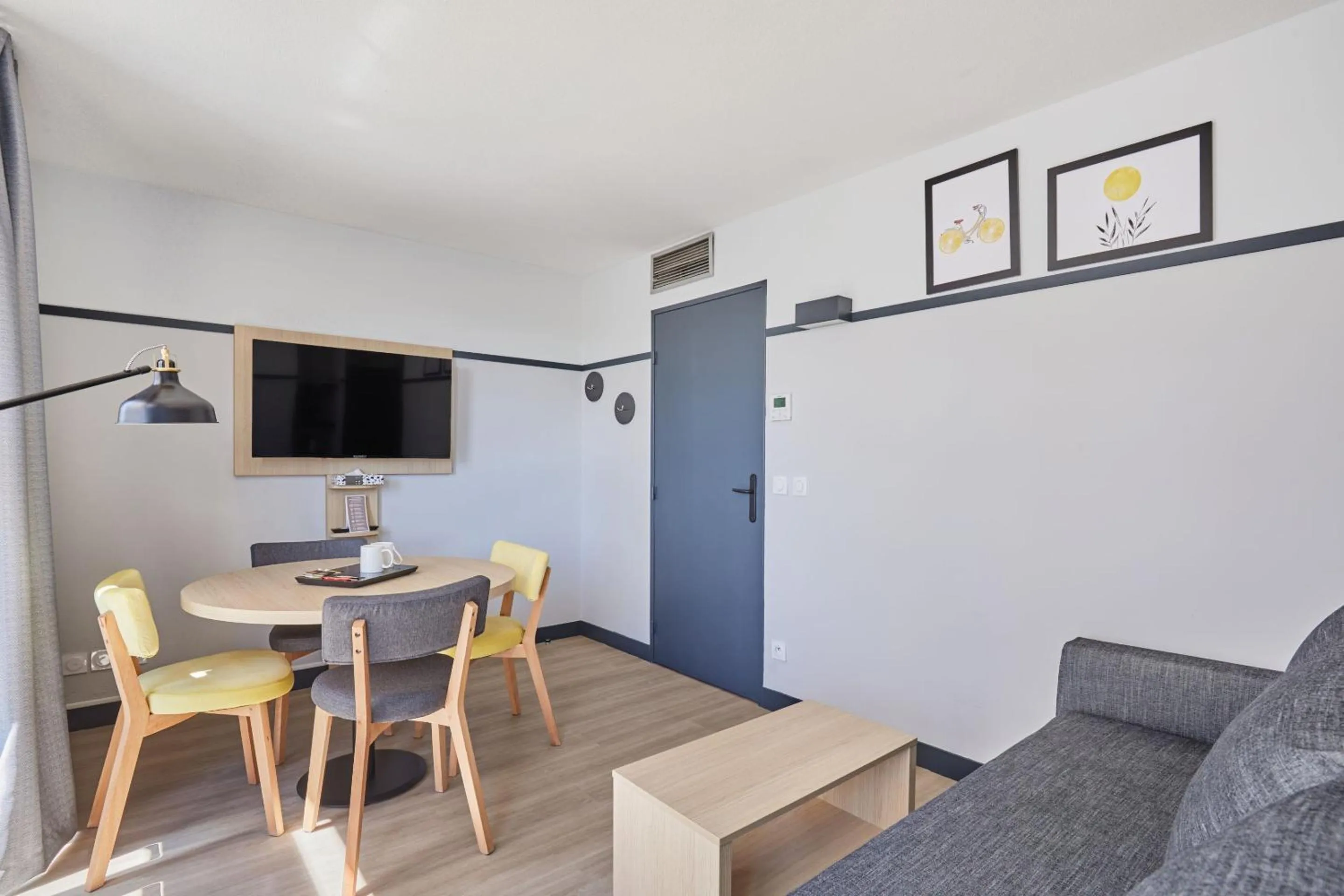 Seating area in Appart Hotel Odalys City Aix en Provence Les Floridianes