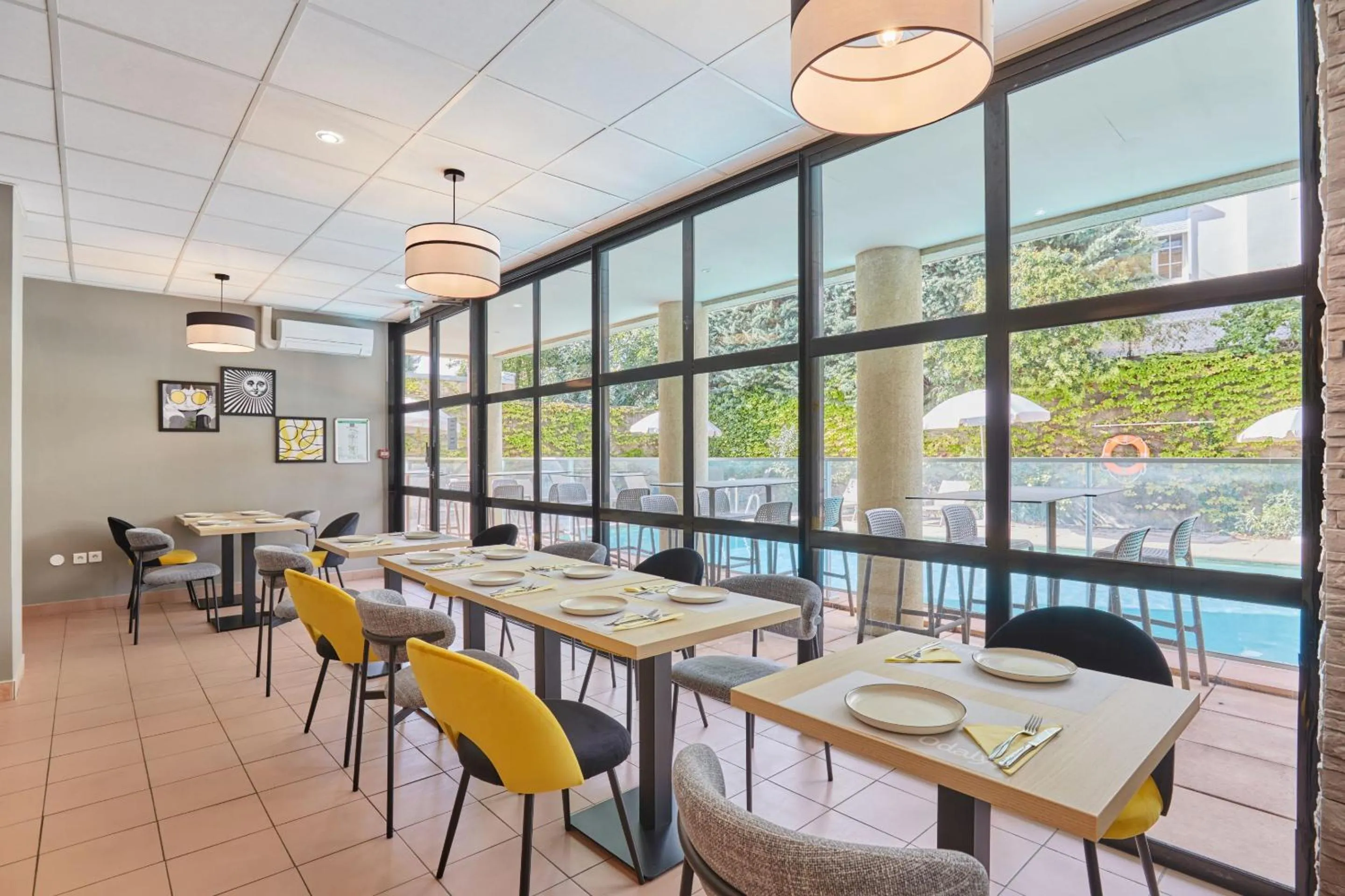 Buffet breakfast in Appart Hotel Odalys City Aix en Provence Les Floridianes