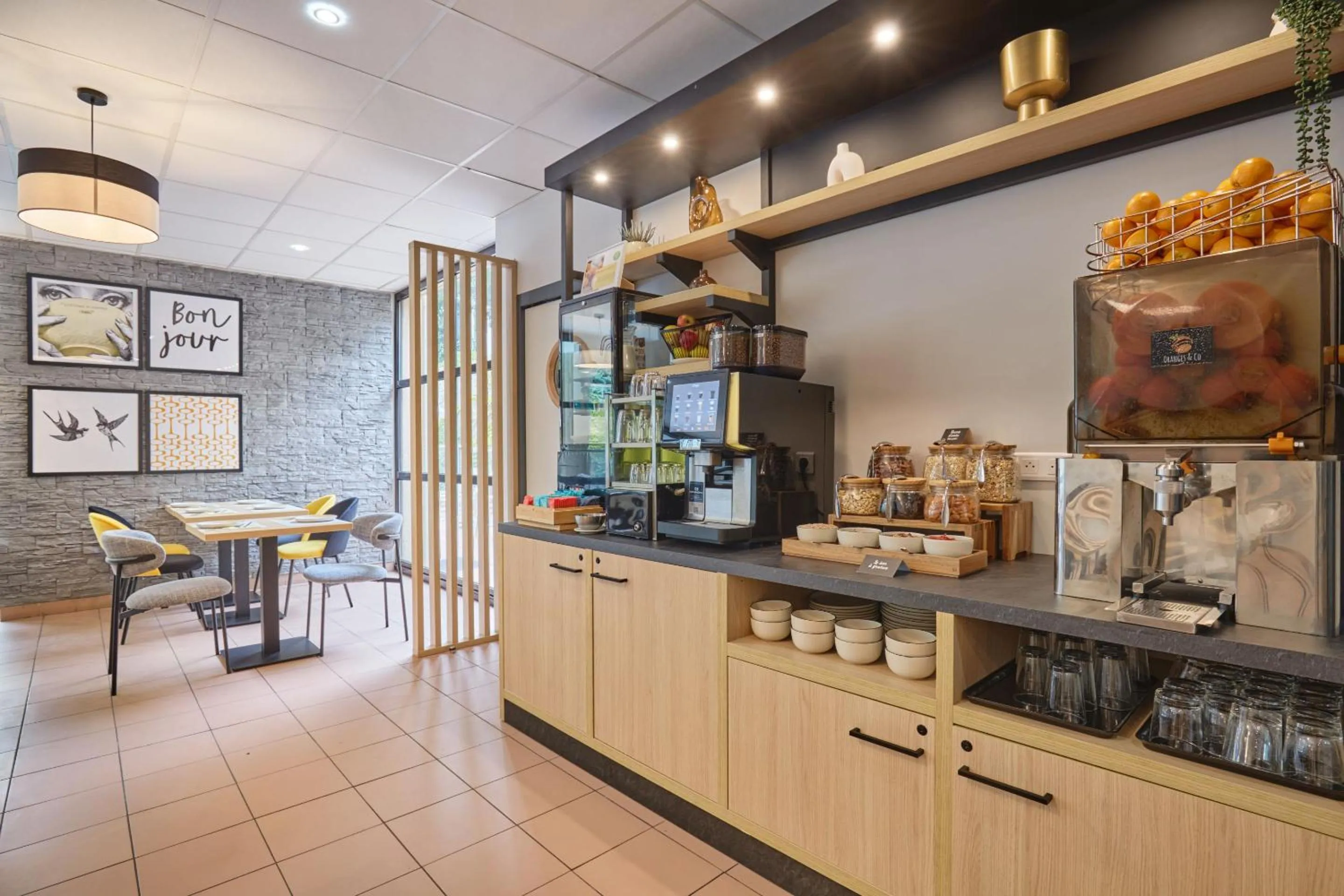 Breakfast in Appart Hotel Odalys City Aix en Provence Les Floridianes