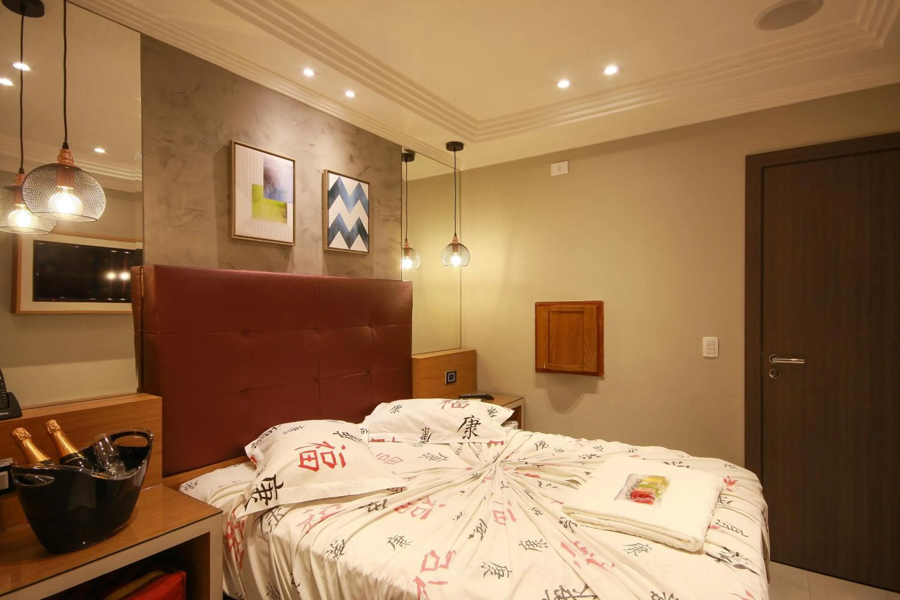 Bed in Glória Plaza Hotel (Adults Only)