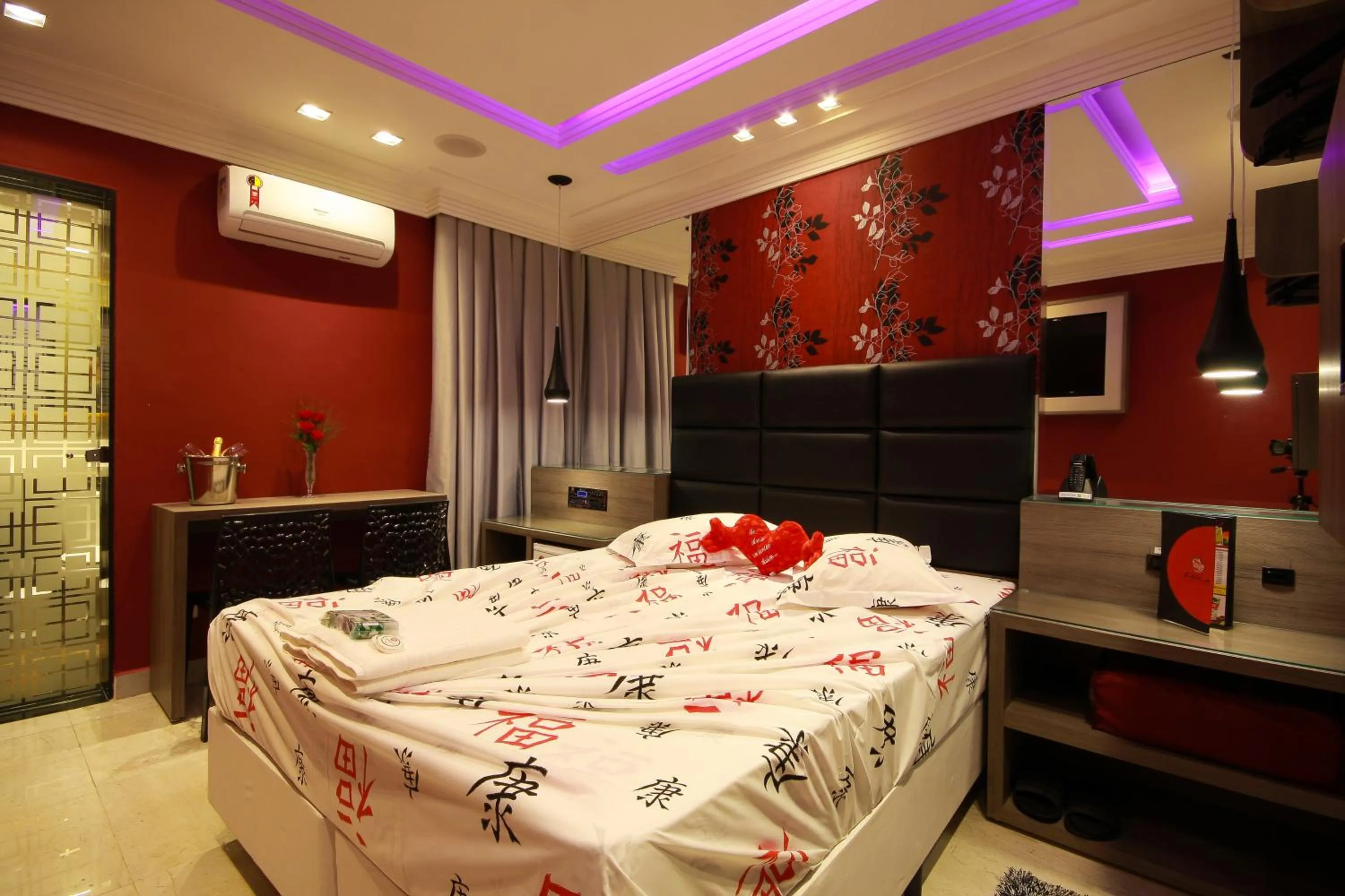 Bed in Glória Plaza Hotel (Adults Only)