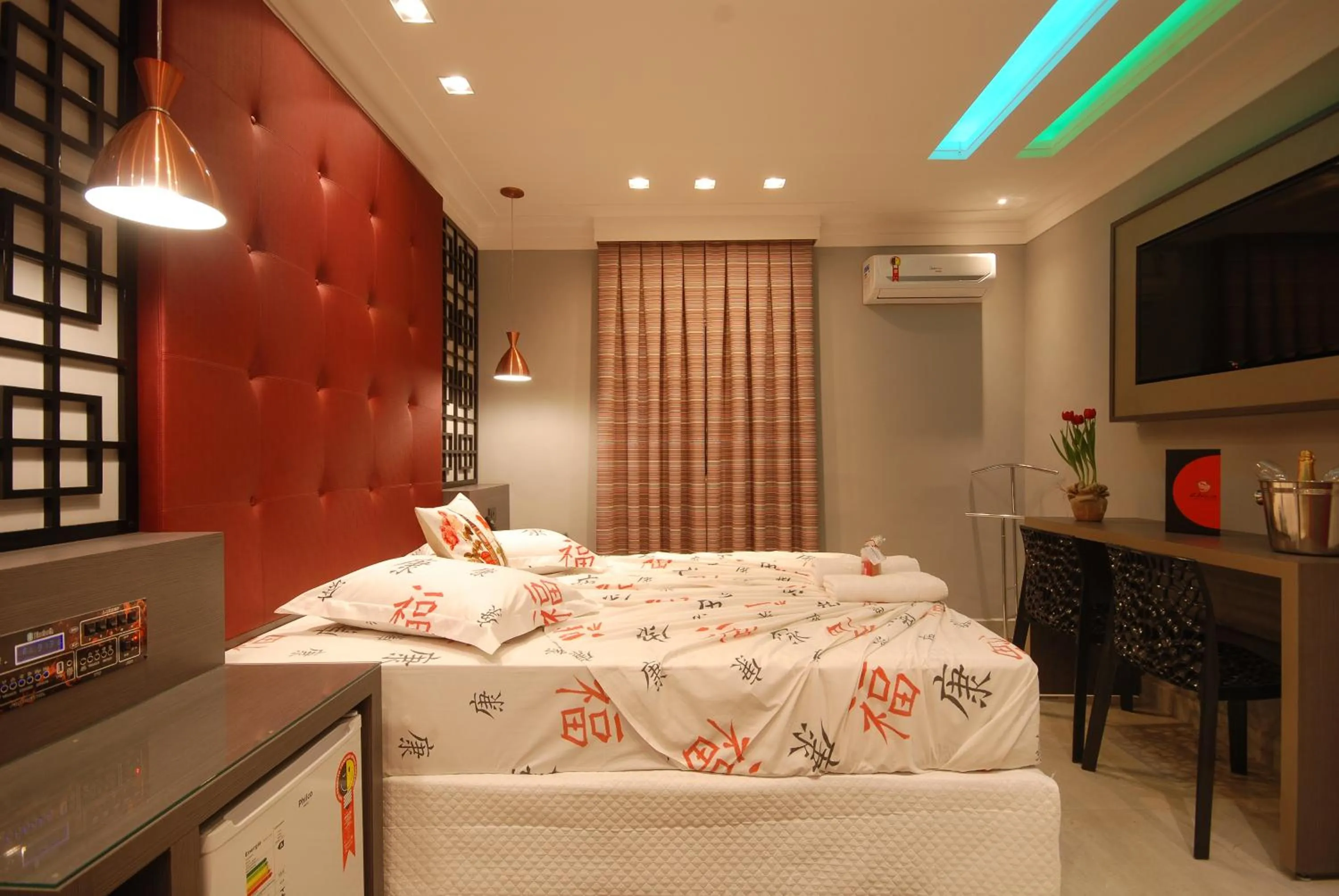 Bed in Glória Plaza Hotel (Adults Only)