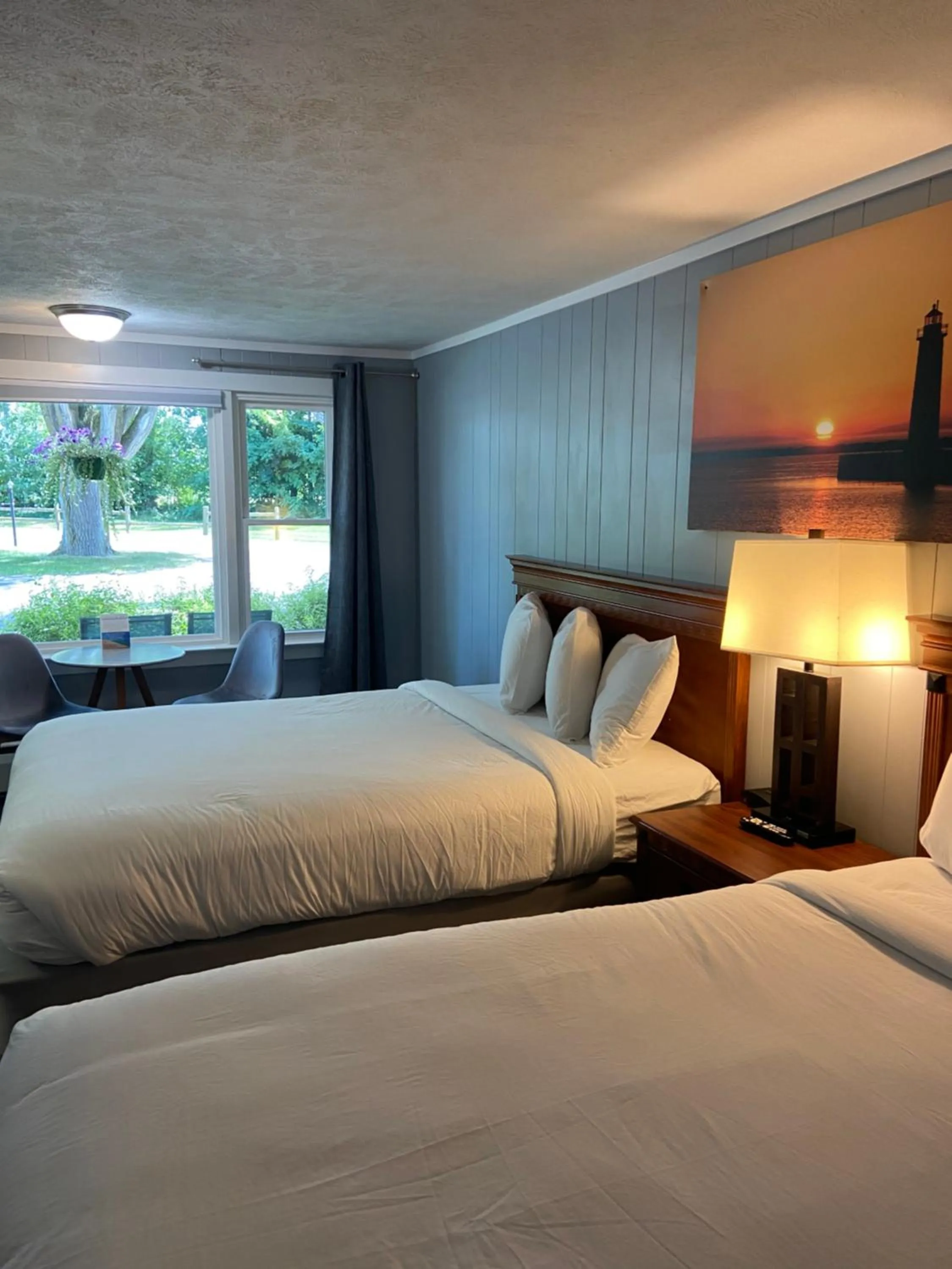 Bedroom, Bed in Elk Rapids Lakeshore Inn