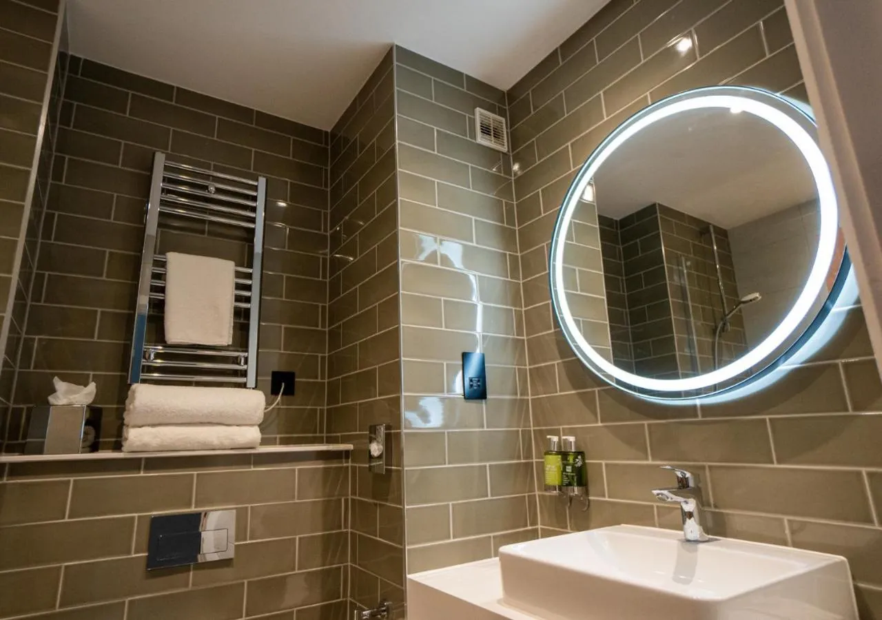 Bathroom in Horwood House Hotel
