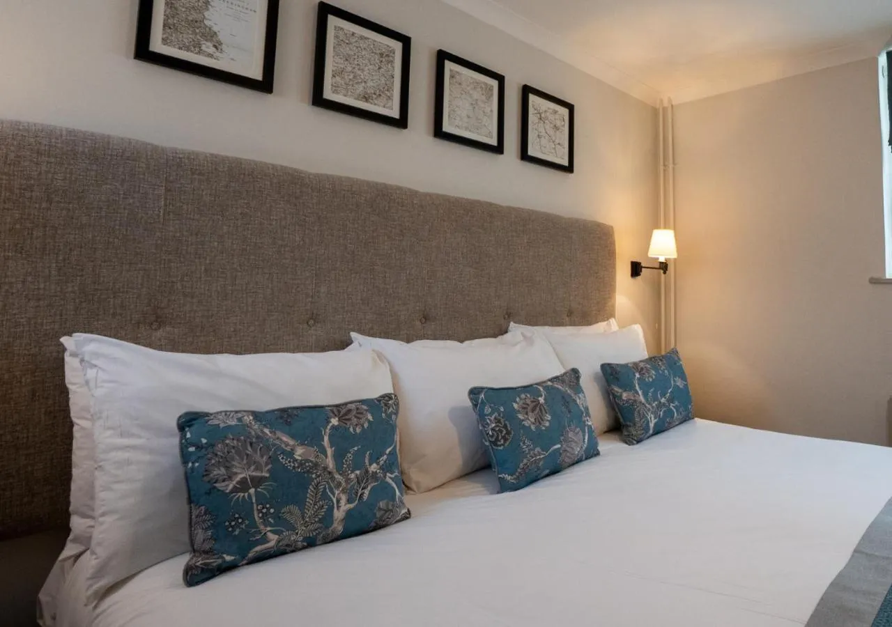 Bed in Horwood House Hotel