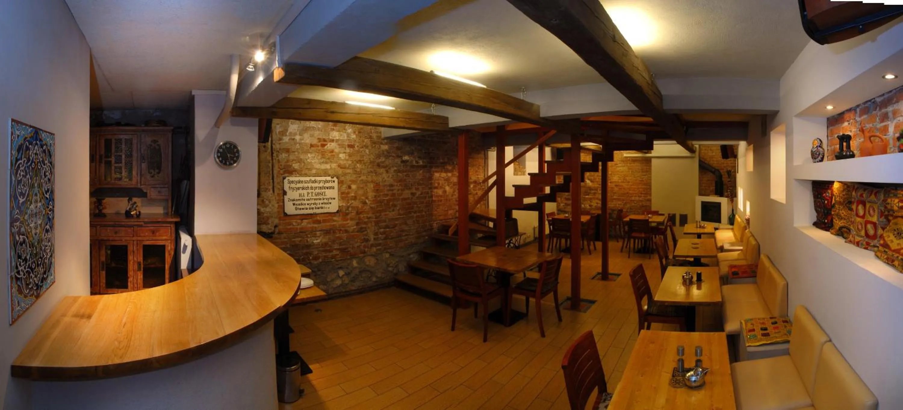 Restaurant/places to eat in Cybulskiego Guest Rooms