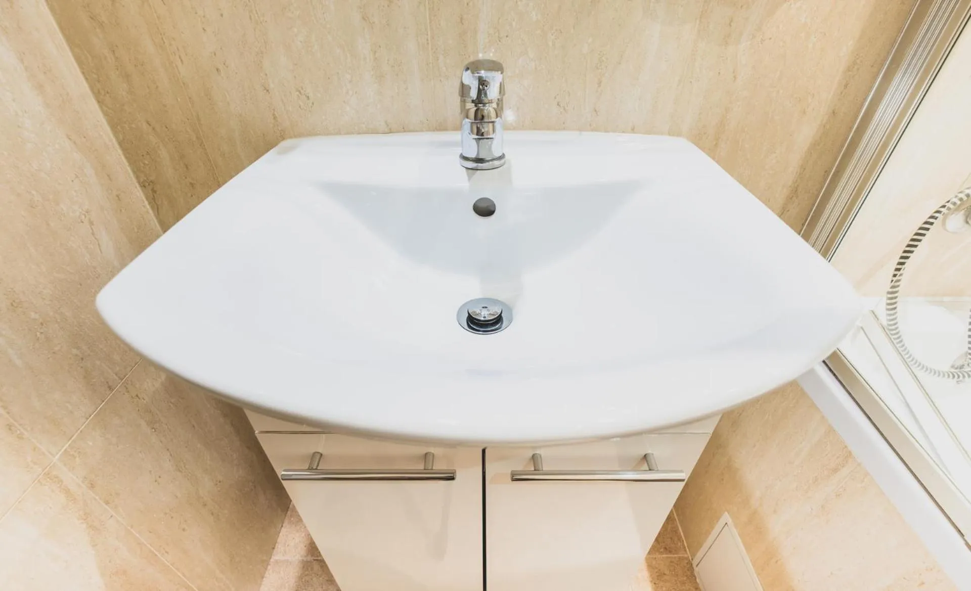 Bathroom in Cybulskiego Guest Rooms