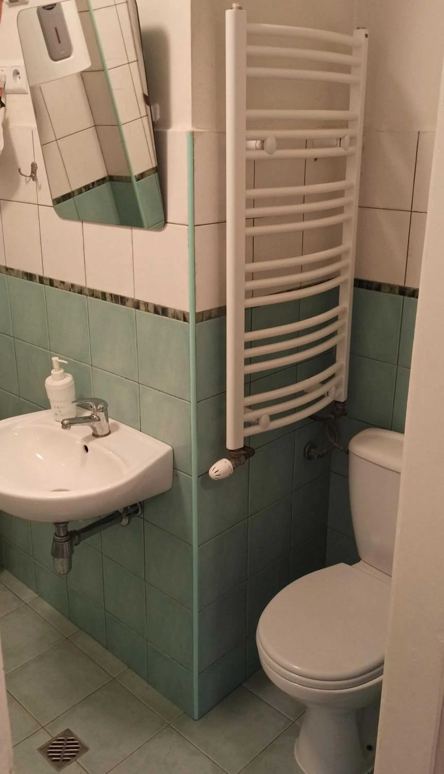 Bathroom in Cybulskiego Guest Rooms