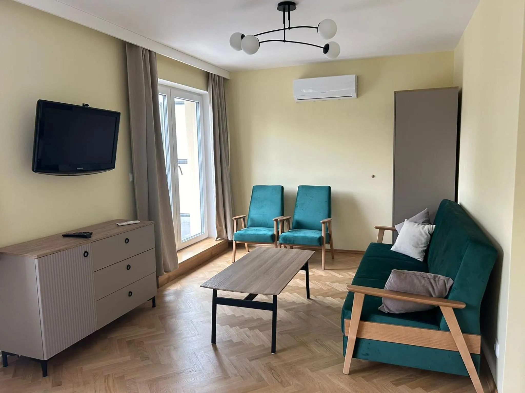 Cybulskiego Guest Rooms