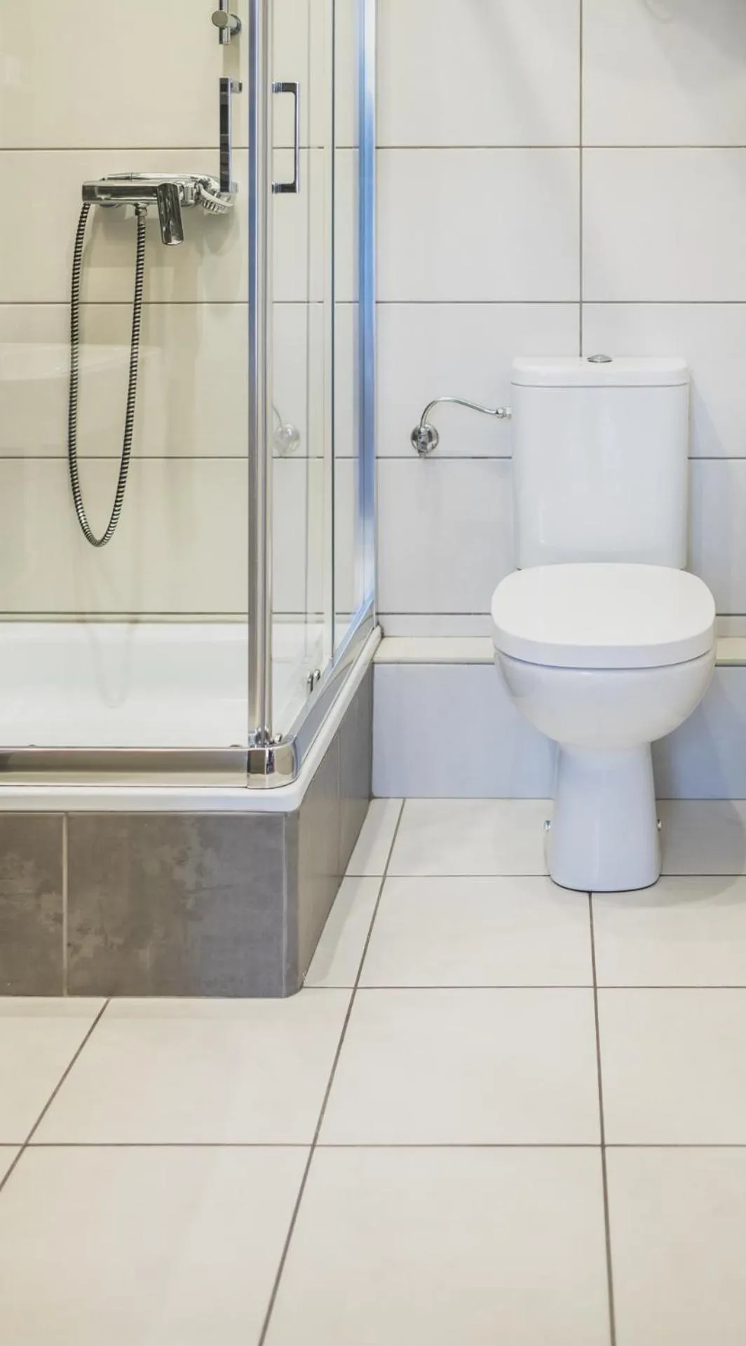 Shower in Cybulskiego Guest Rooms