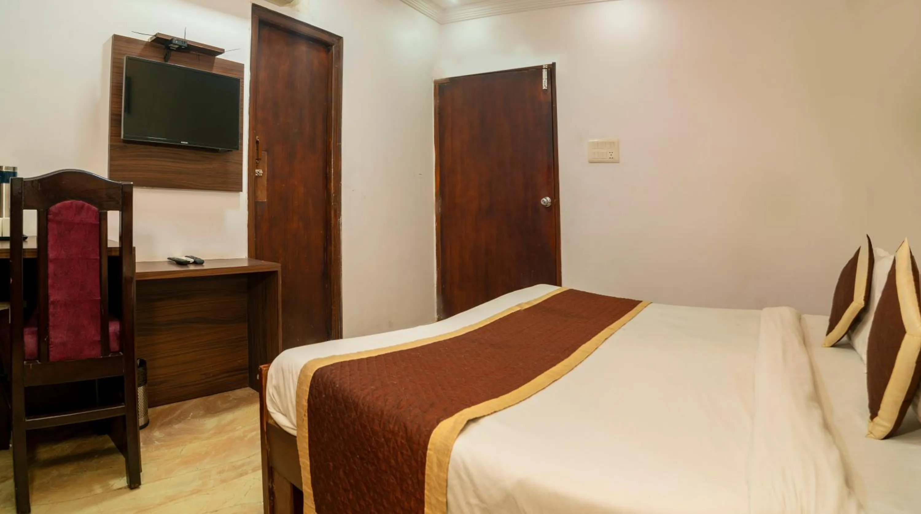 Bed in Florence Continental Udaipur