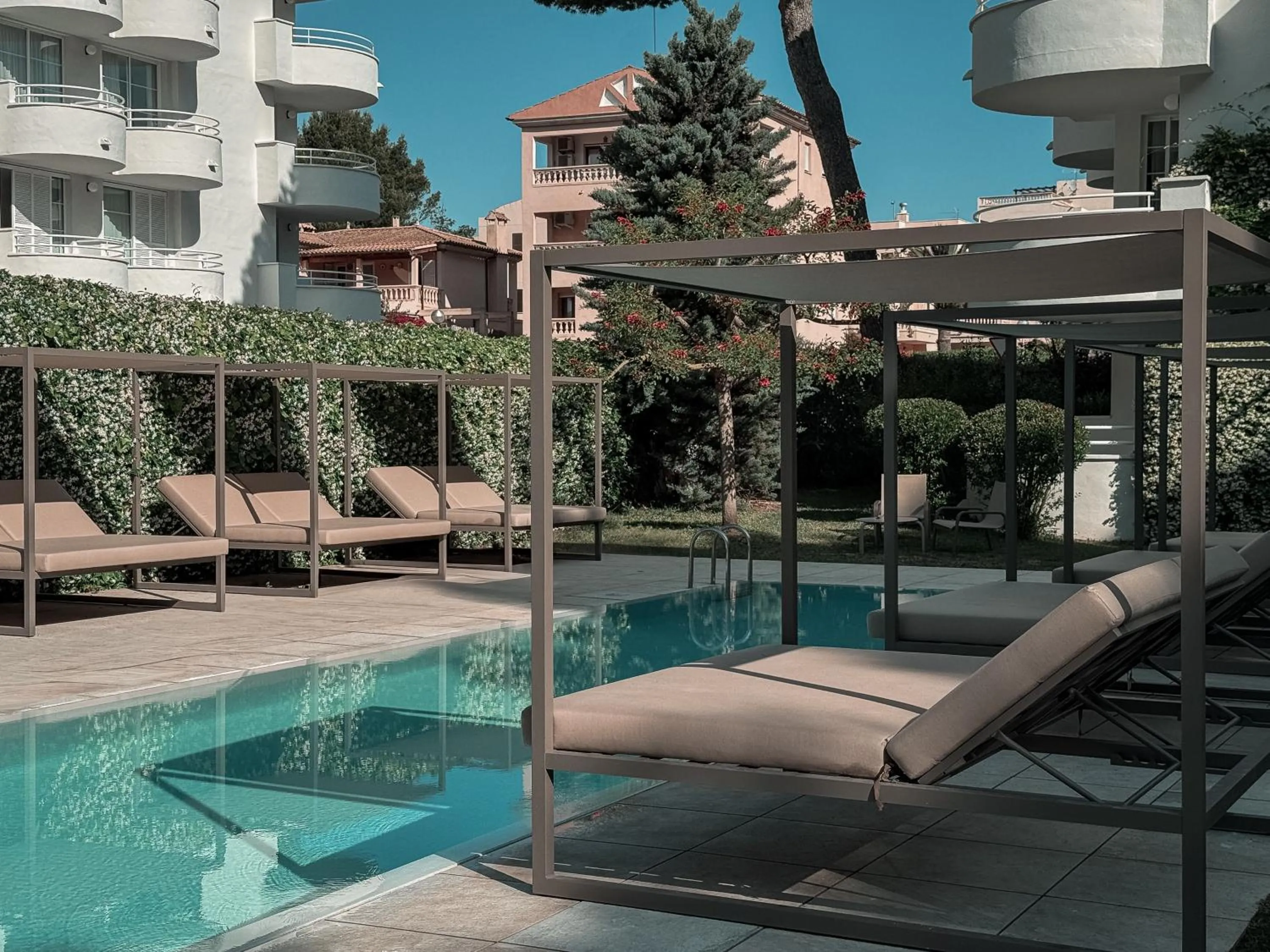 Swimming pool in Prinsotel La Pineda