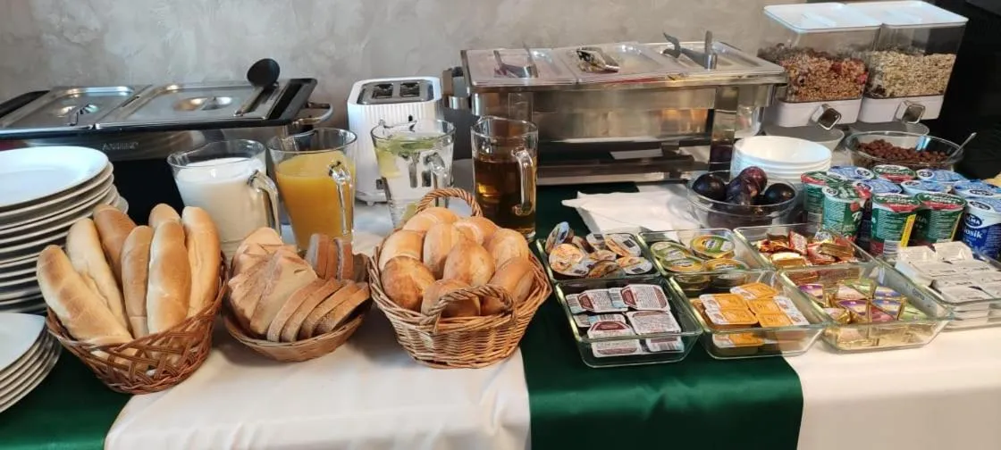 Buffet breakfast in Hotel MERTIN