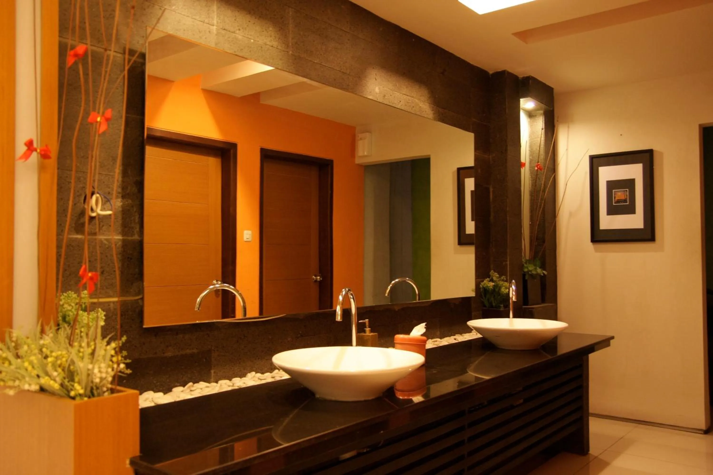 Bathroom in Surya Boutique Hotel Powered by Archipelago