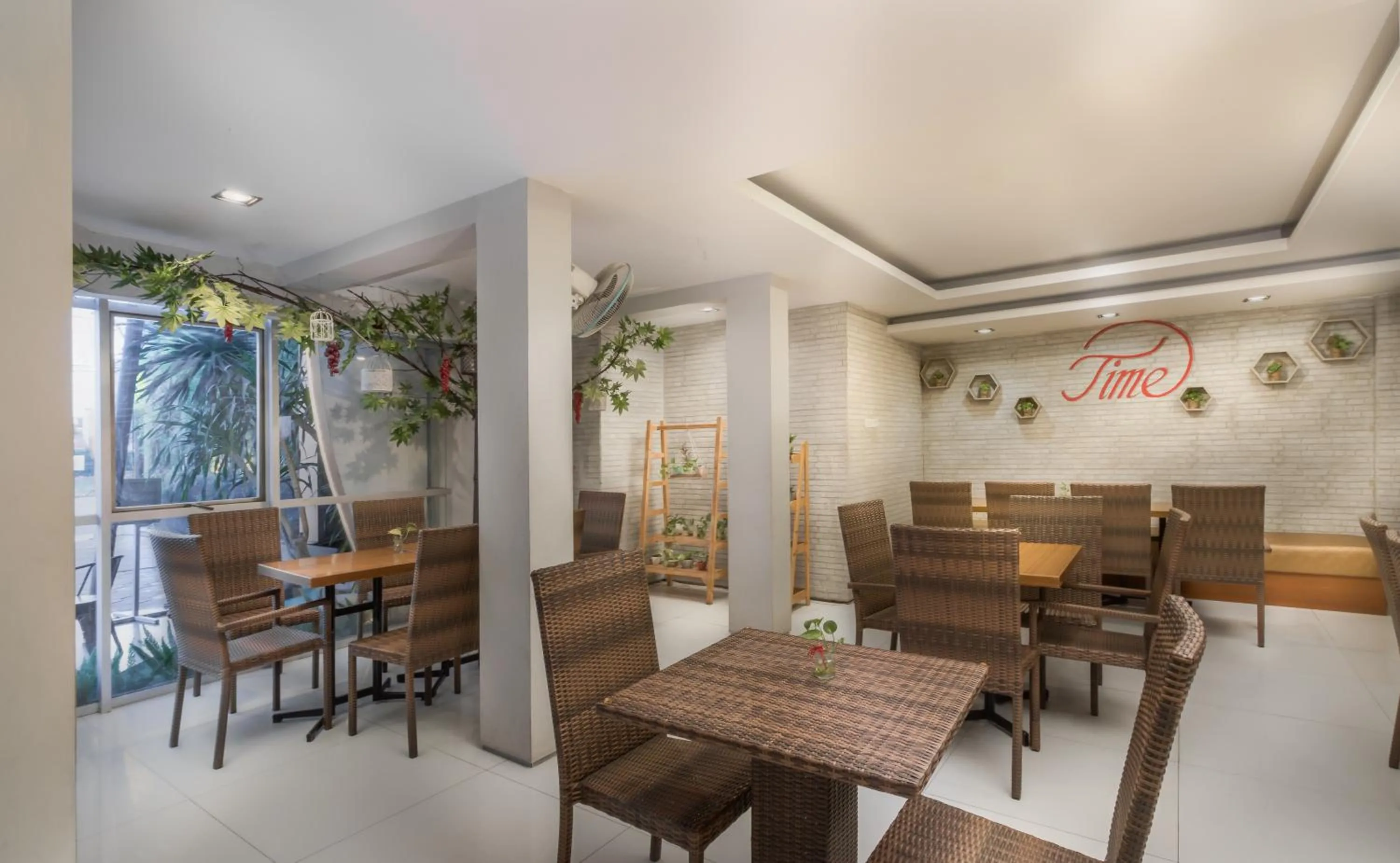 Restaurant/Places to Eat in Surya Boutique Hotel Powered by Archipelago