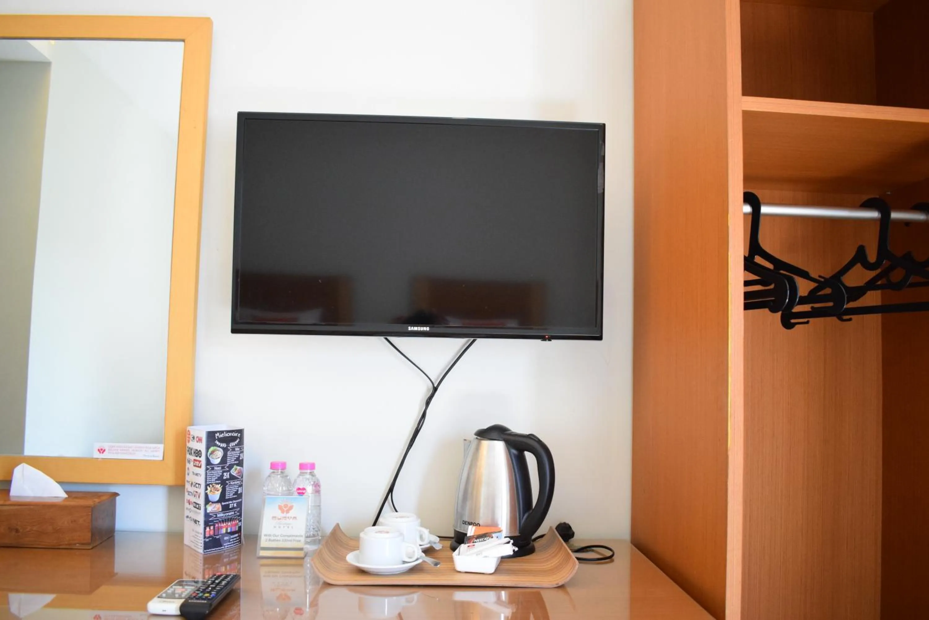 TV/Entertainment Center in Surya Boutique Hotel Powered by Archipelago