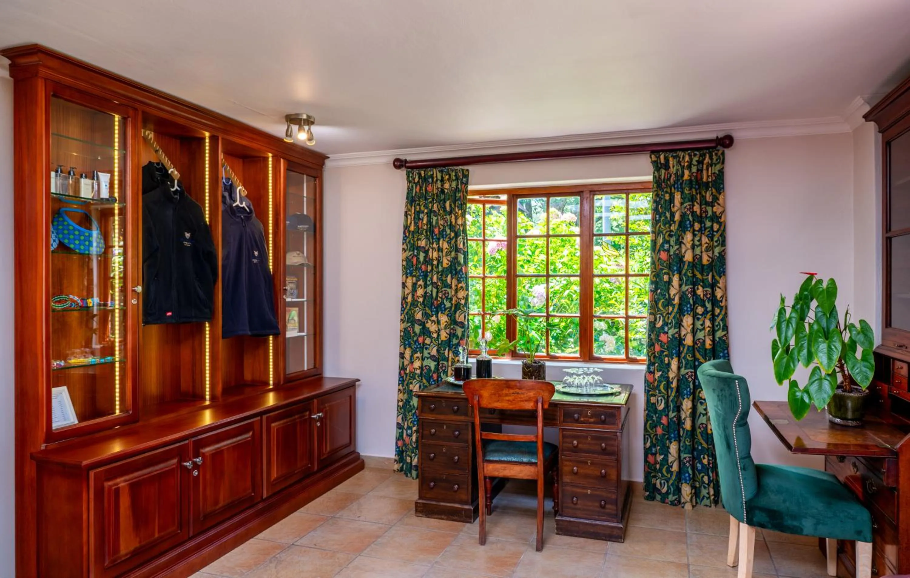 On-site shops in Walkersons Hotel & Spa