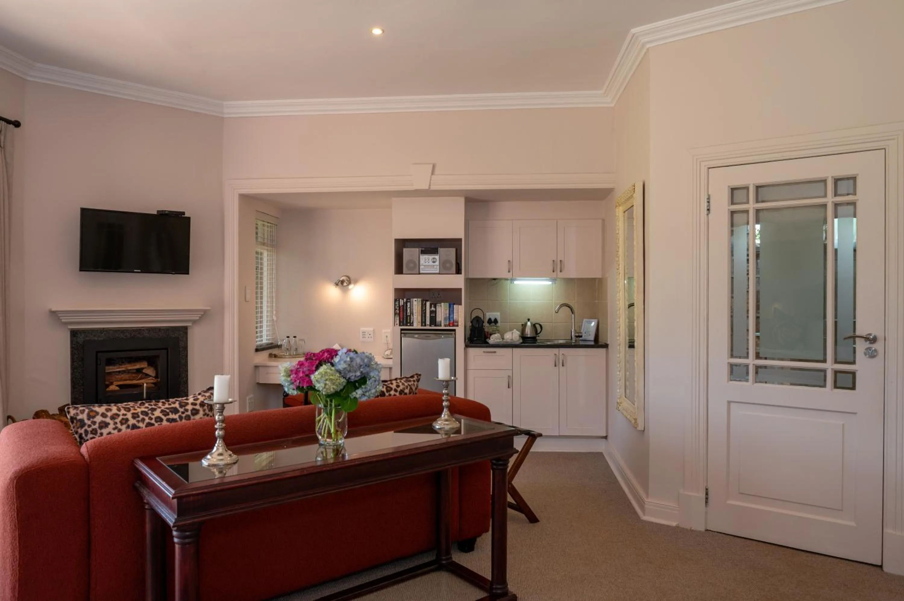 Library in Walkersons Hotel & Spa