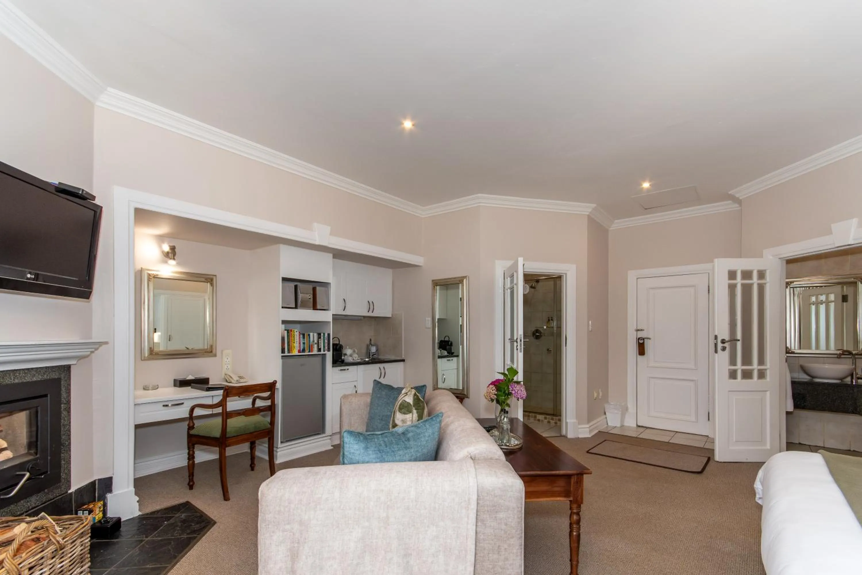 TV and multimedia in Walkersons Hotel & Spa