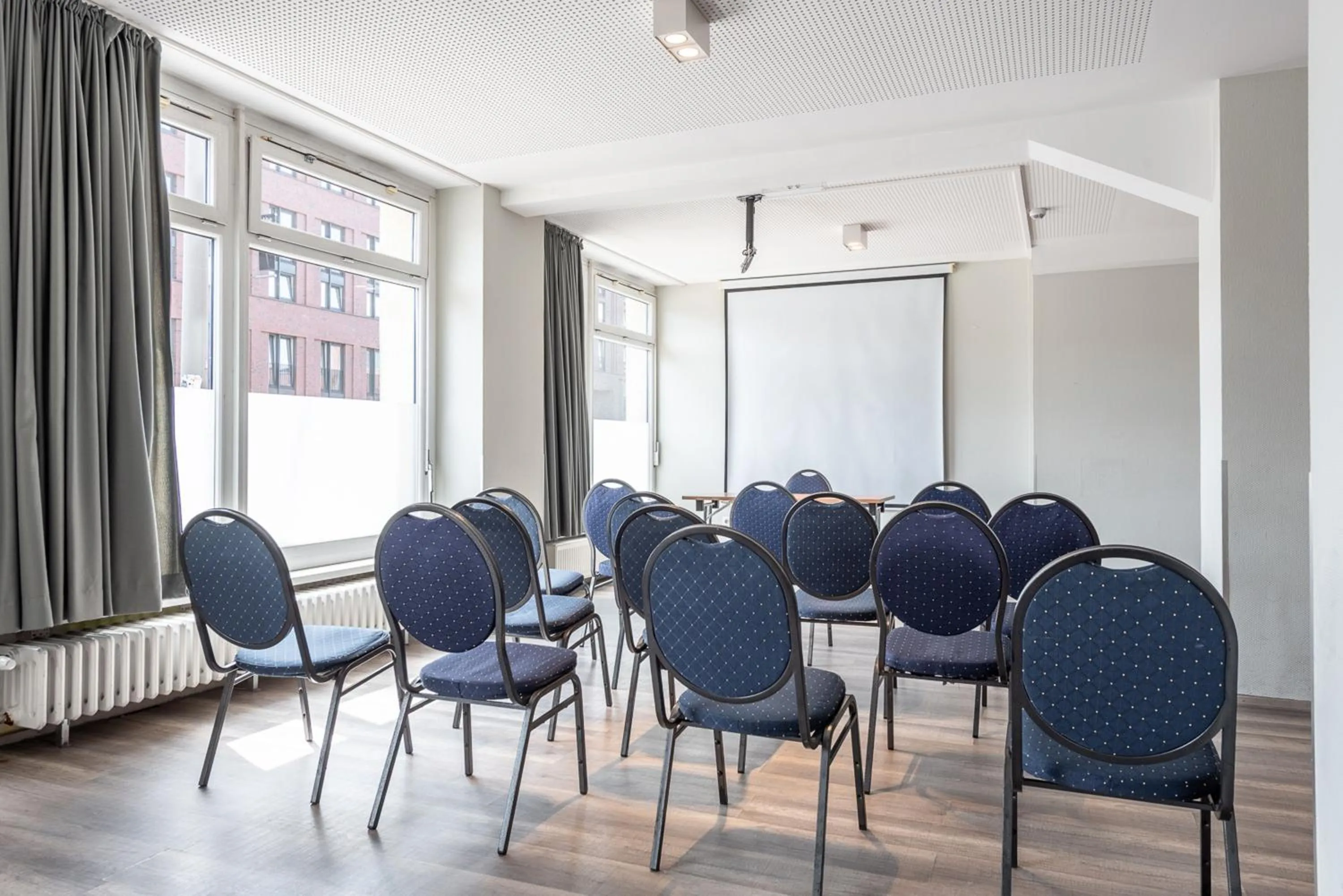 Meeting/conference room in a&o Hamburg City