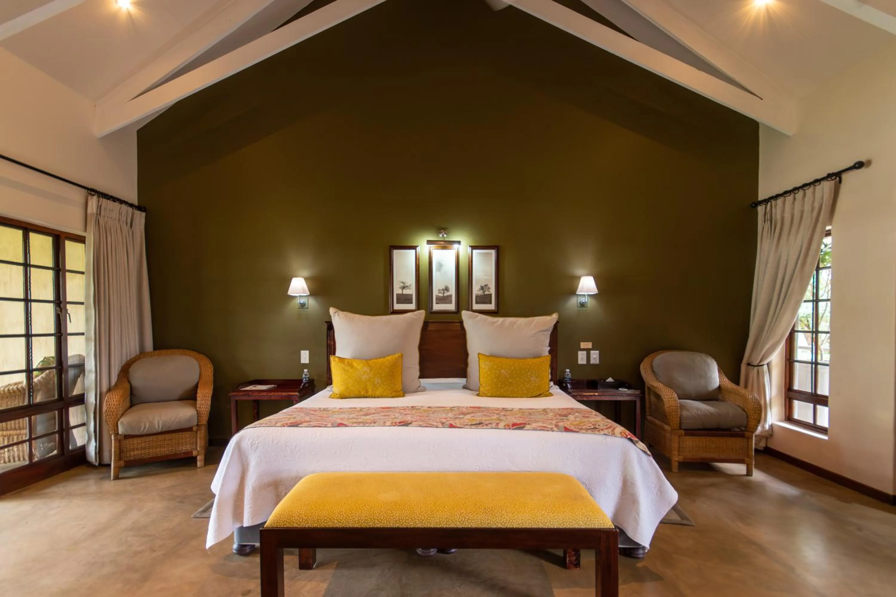 Bedroom, Bed in Perry's Bridge Hollow Boutique Hotel