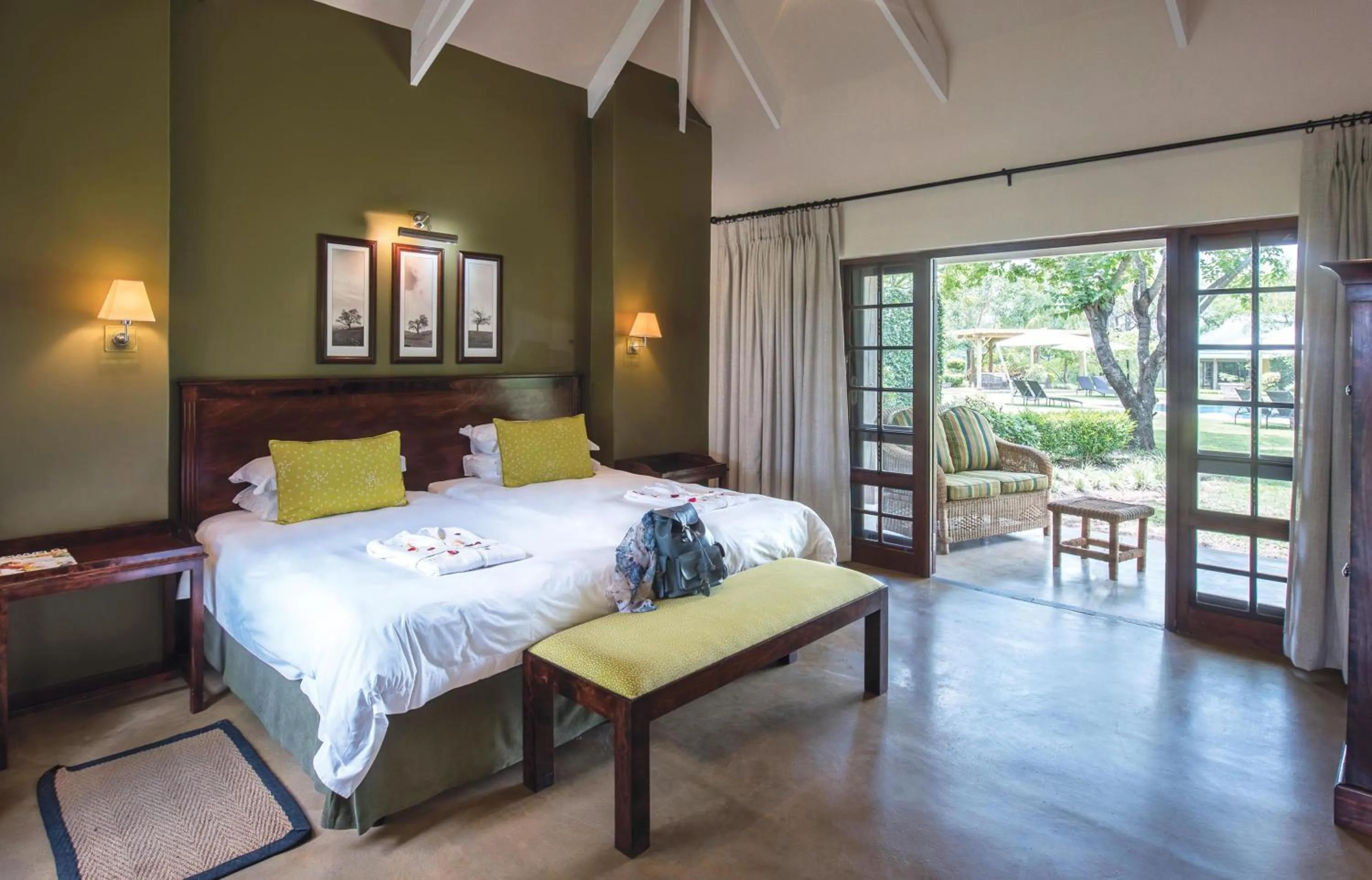 Bedroom, Bed in Perry's Bridge Hollow Boutique Hotel