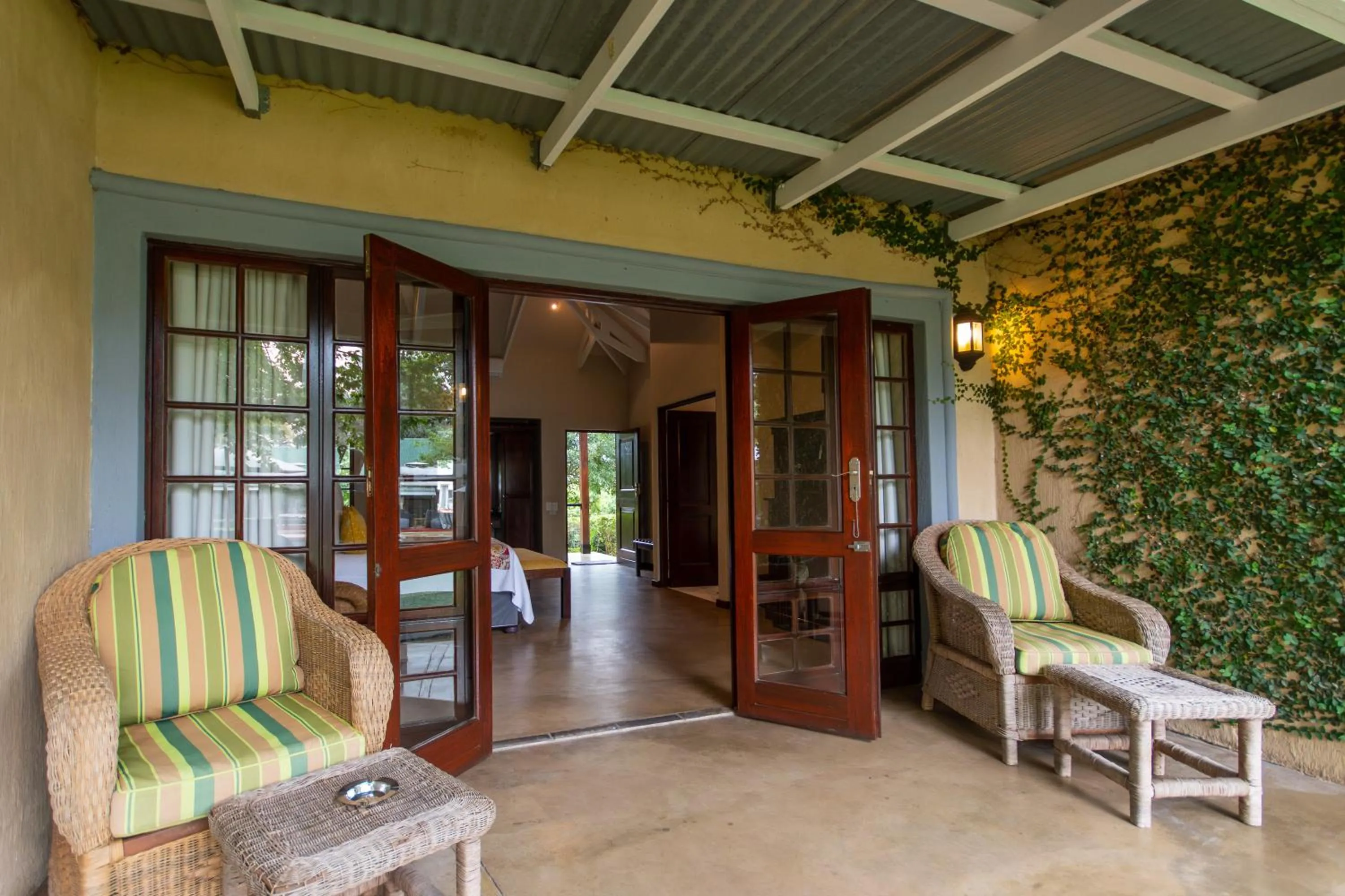 Patio in Perry's Bridge Hollow Boutique Hotel