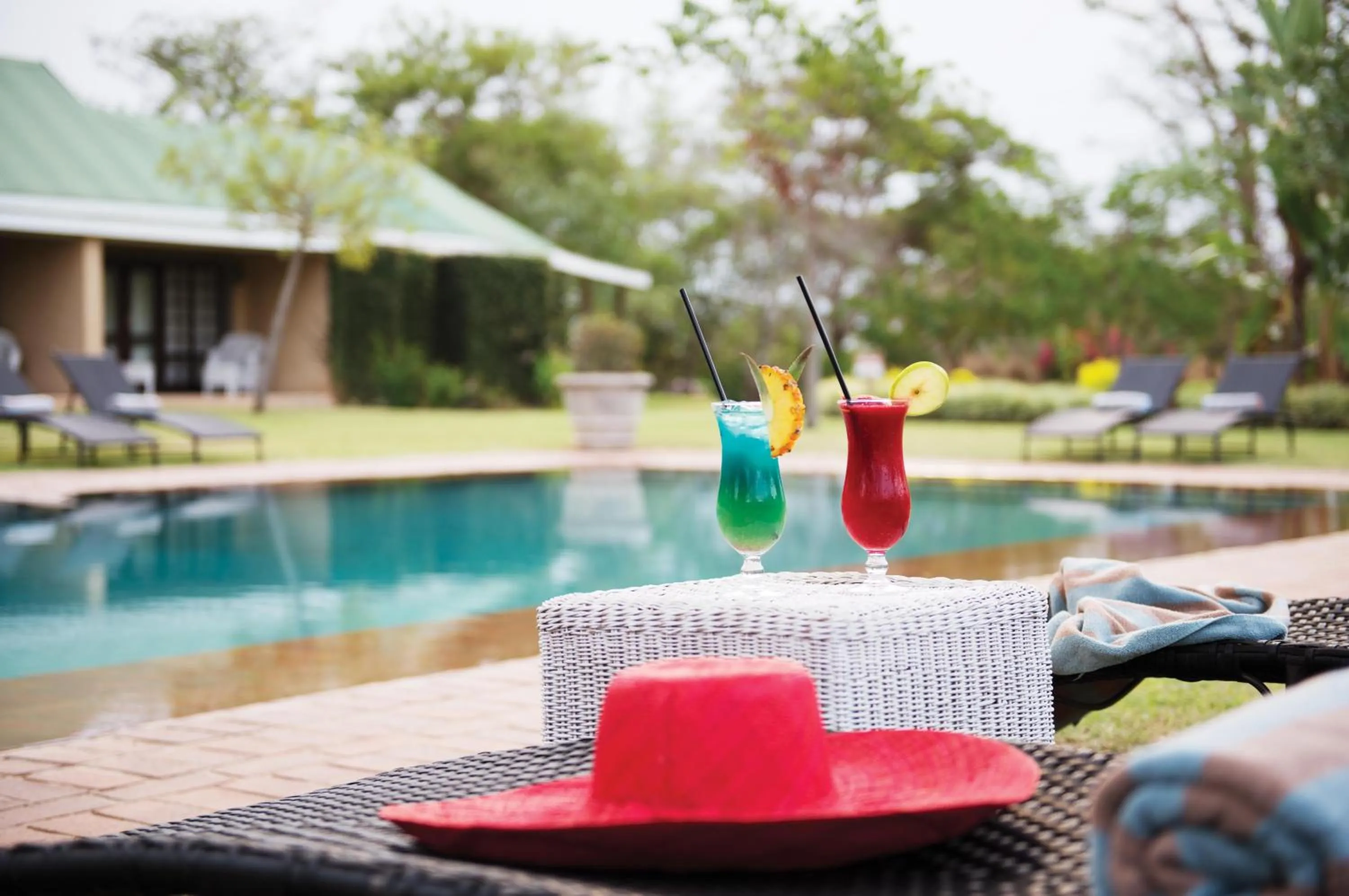 Drinks in Perry's Bridge Hollow Boutique Hotel