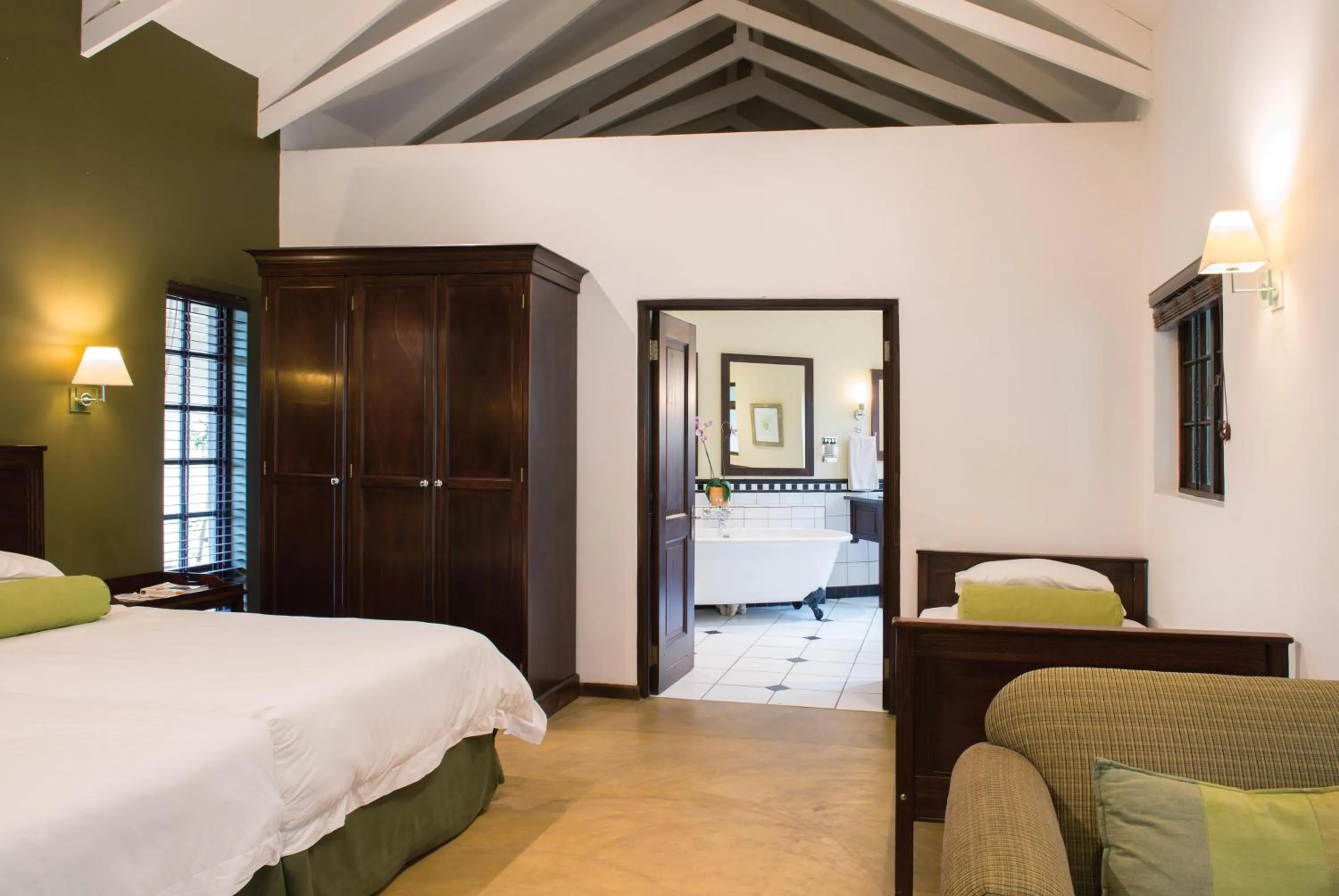 Bedroom, Bed in Perry's Bridge Hollow Boutique Hotel