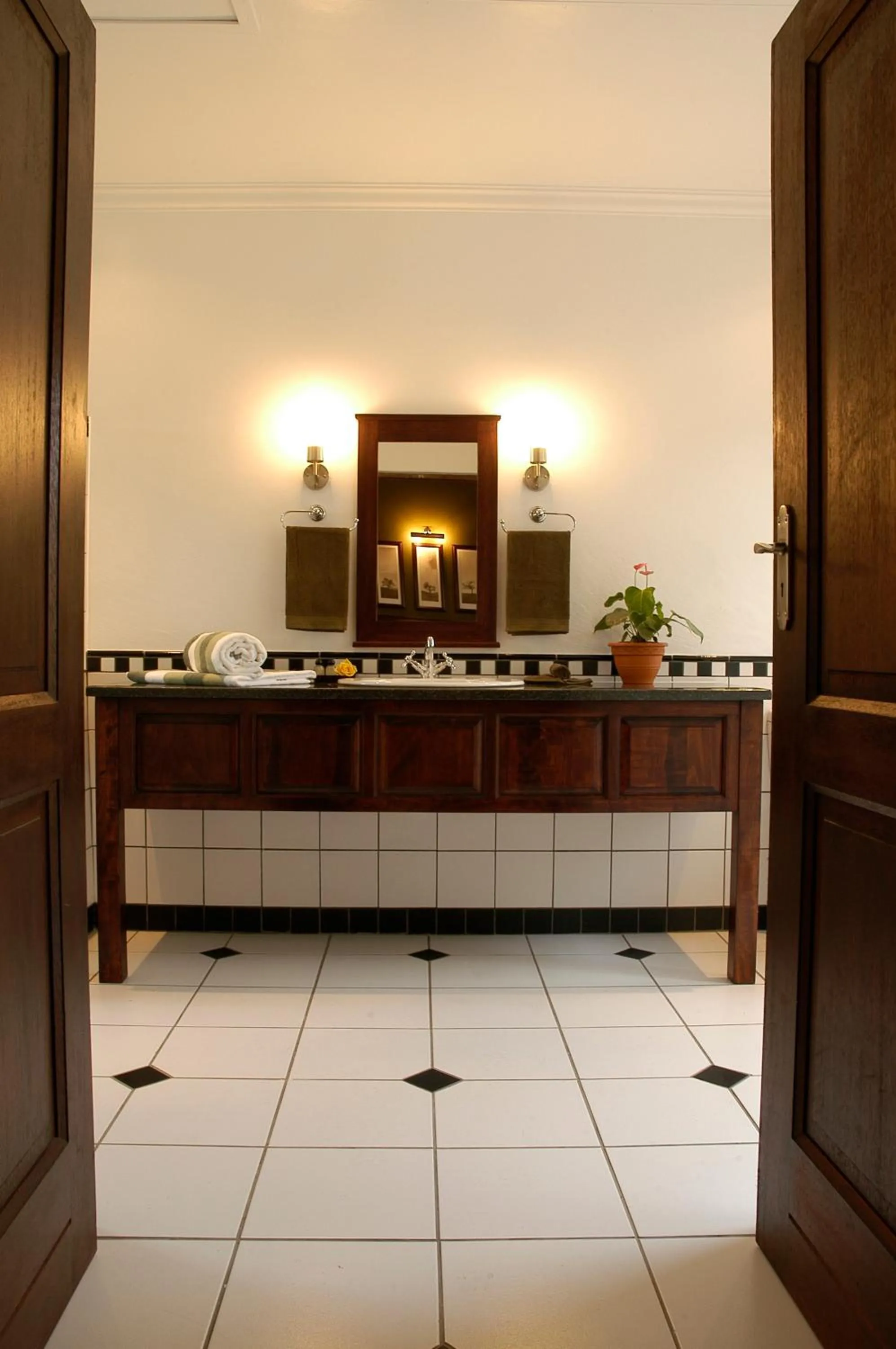 Bathroom in Perry's Bridge Hollow Boutique Hotel