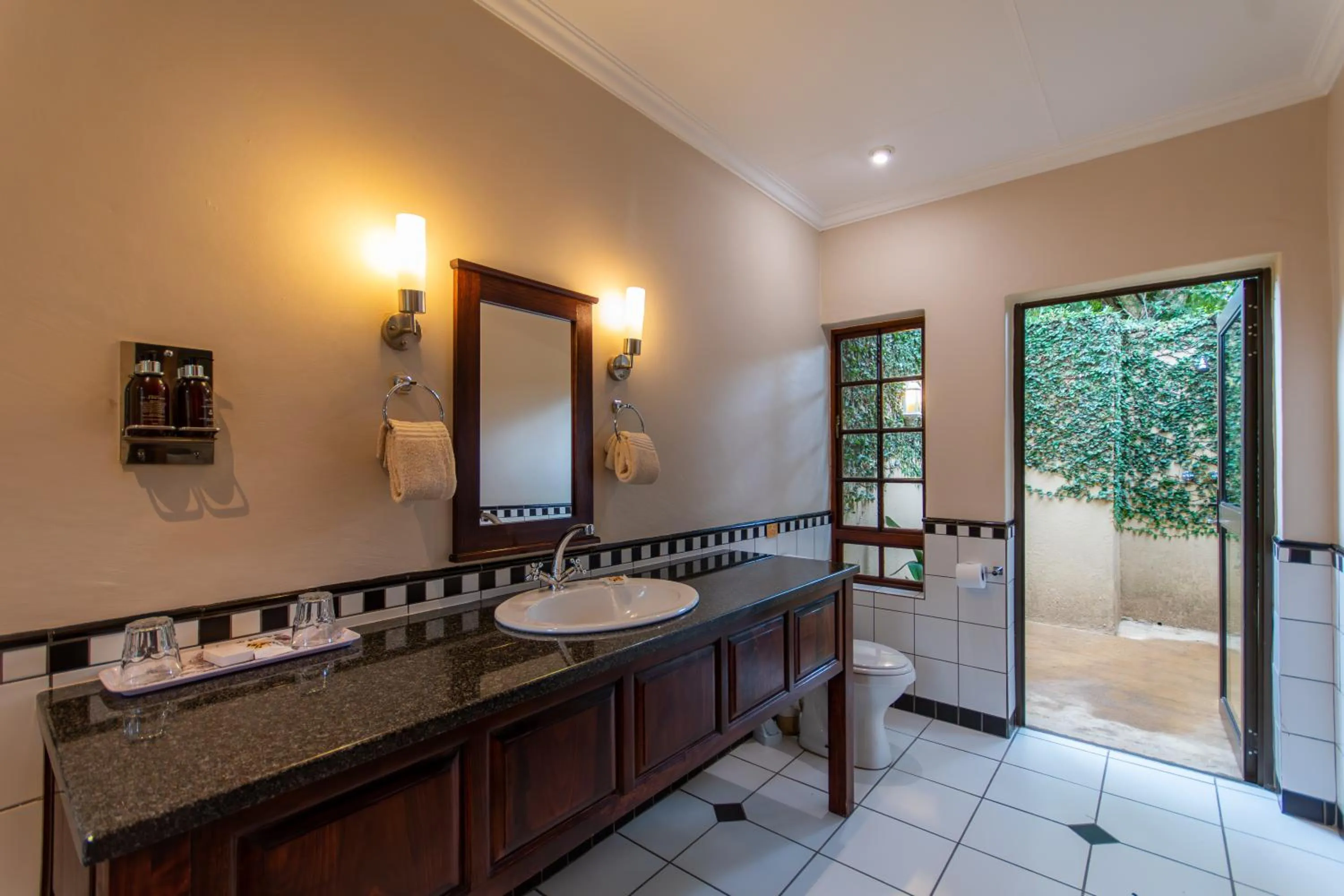 Bathroom in Perry's Bridge Hollow Boutique Hotel