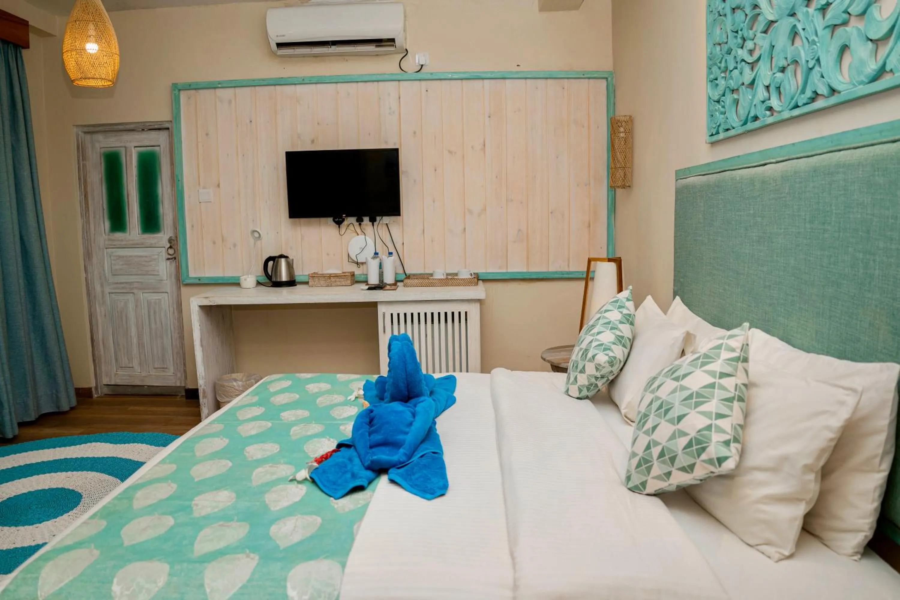 TV and multimedia, Bed in Thaproban Beach House