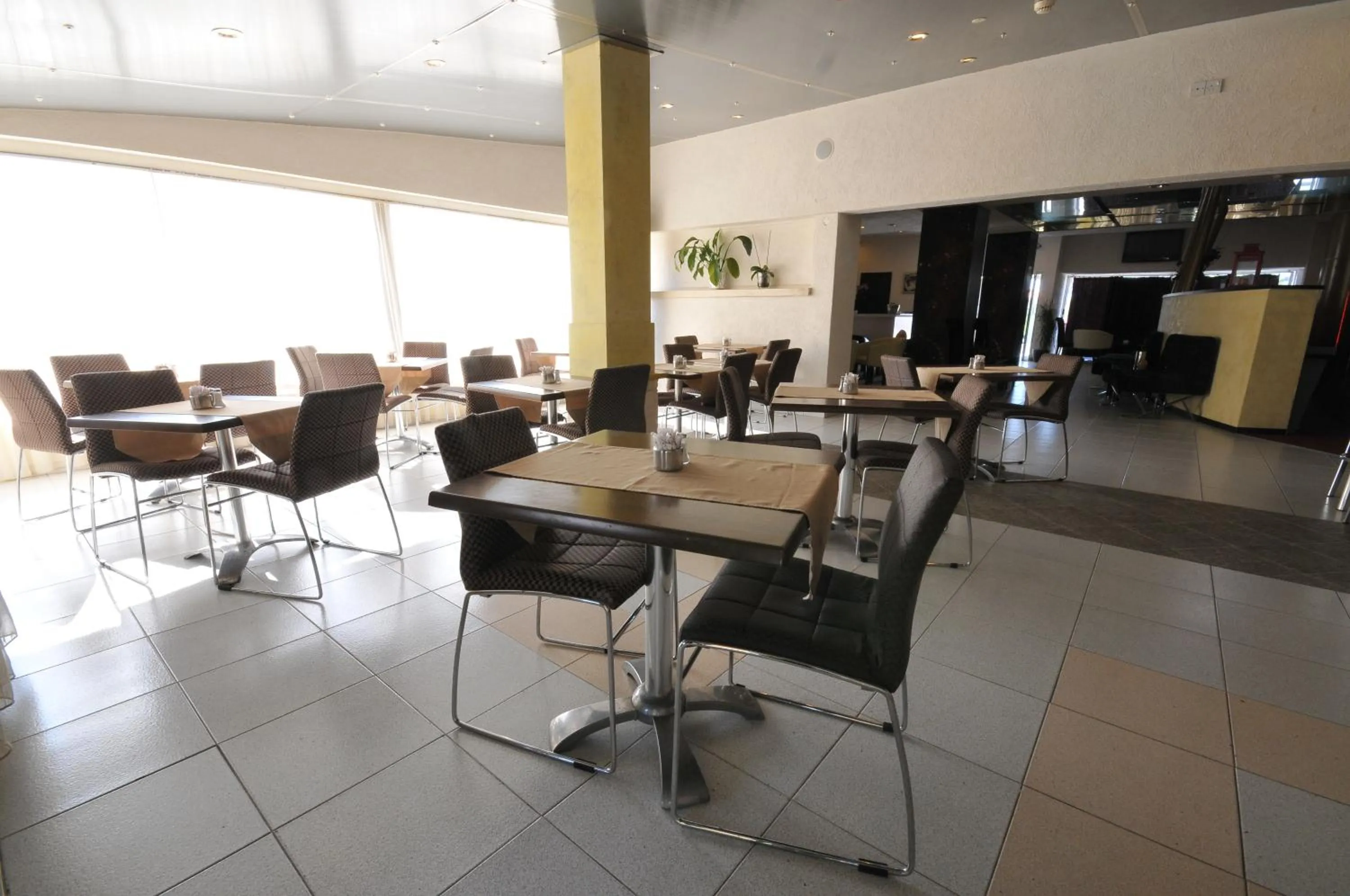 Lounge or bar in King's Hotel