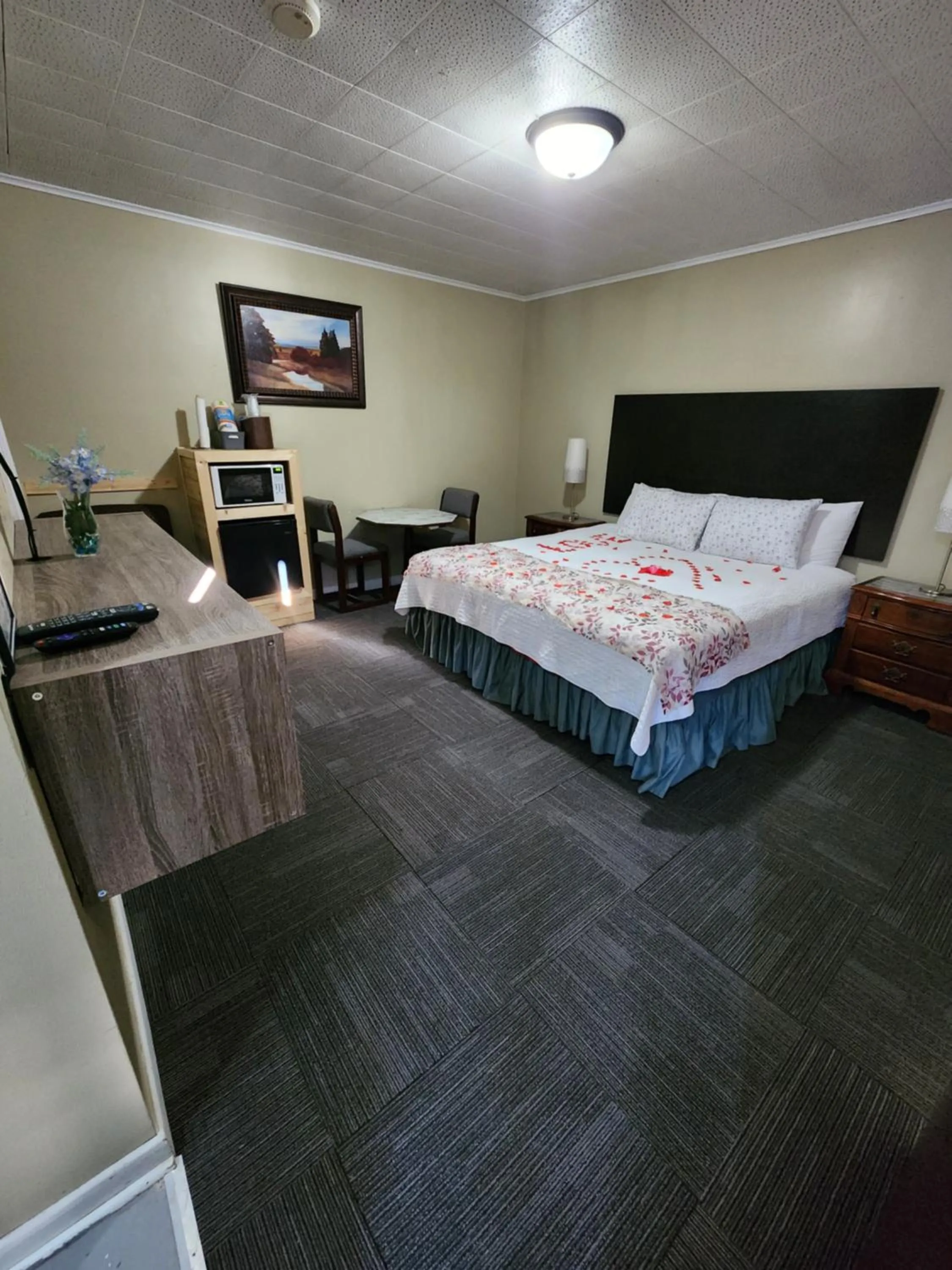 Bed in Fiesta City Motel