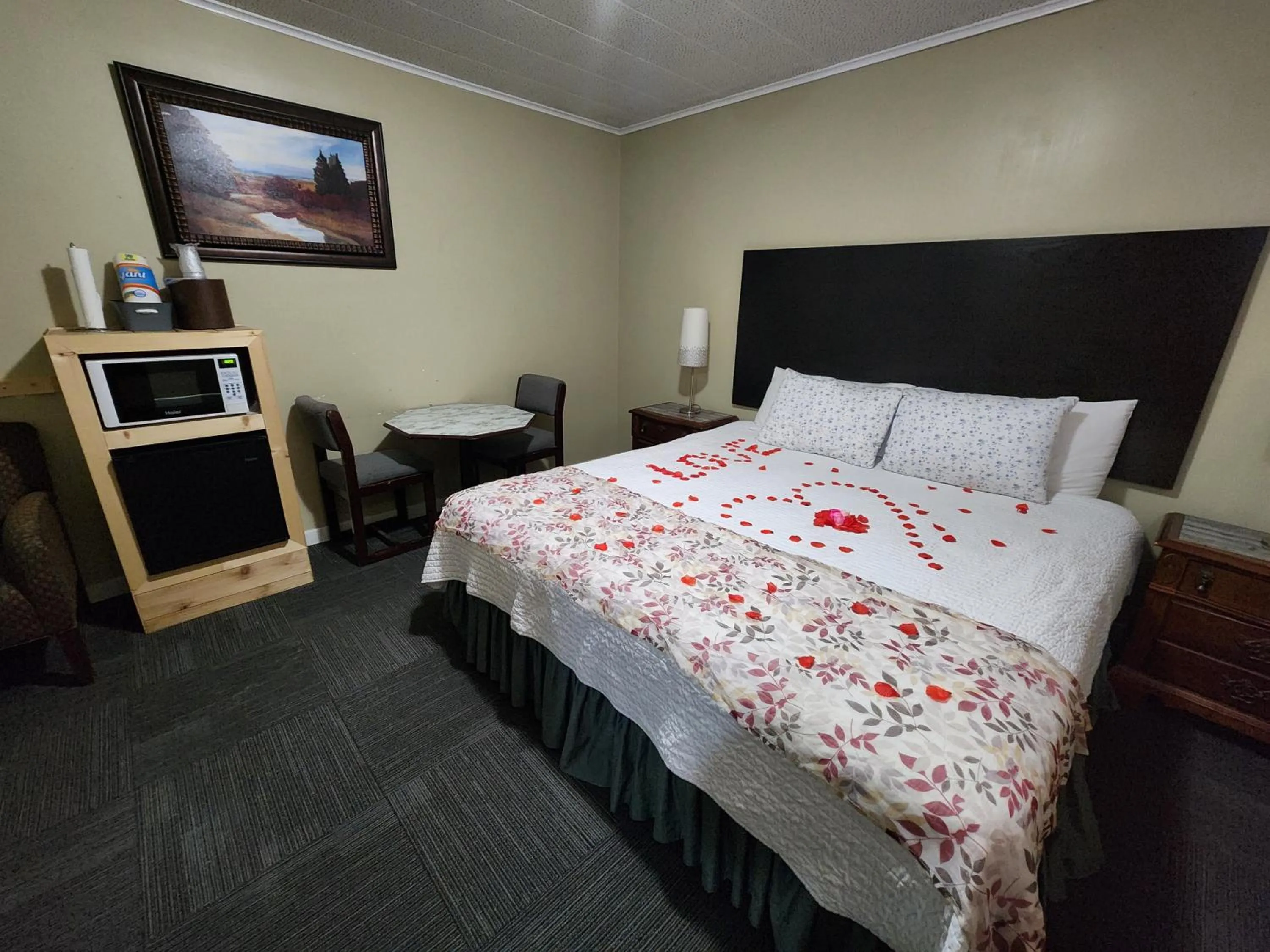 Bed in Fiesta City Motel