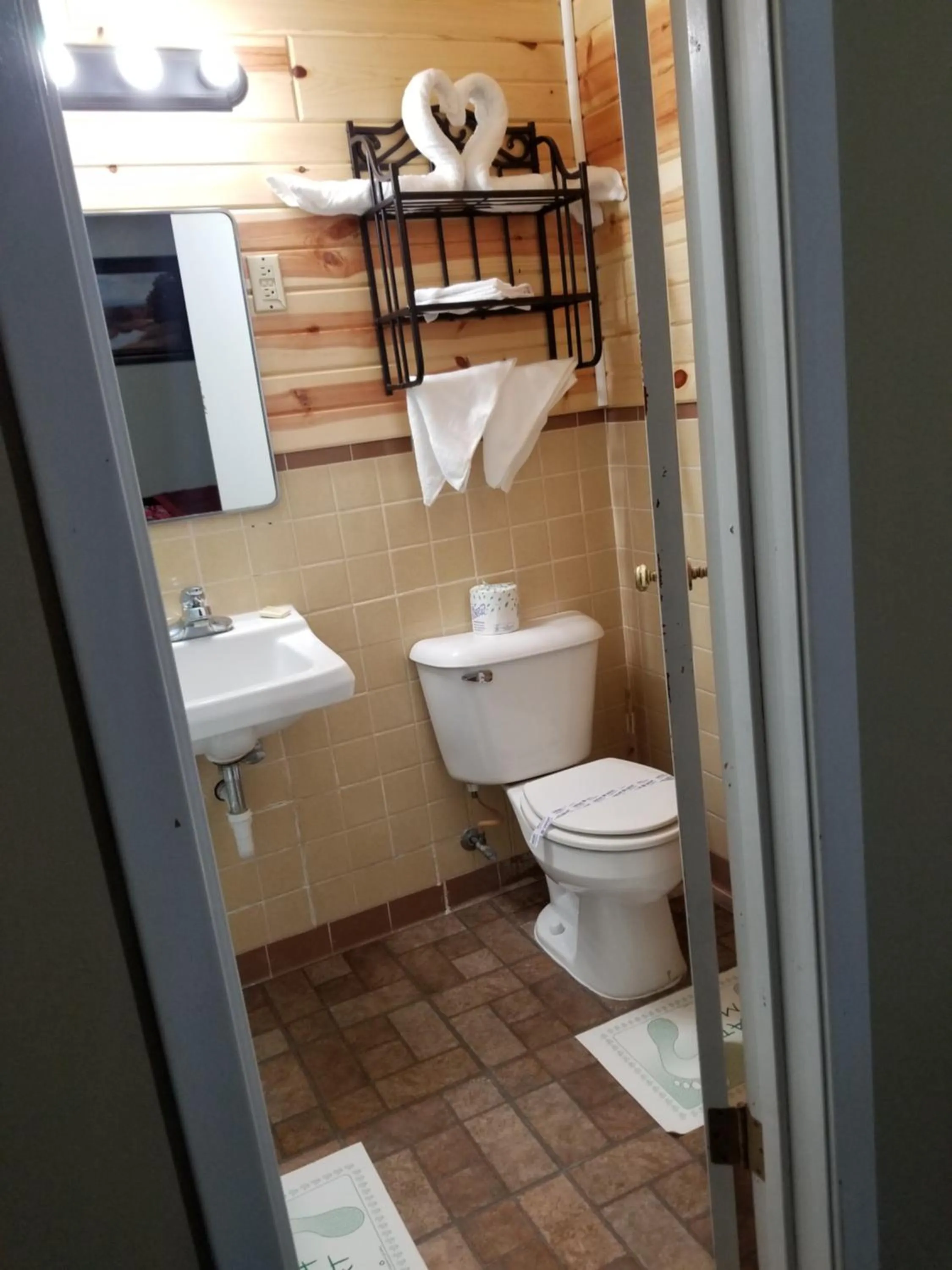 Bathroom in Fiesta City Motel