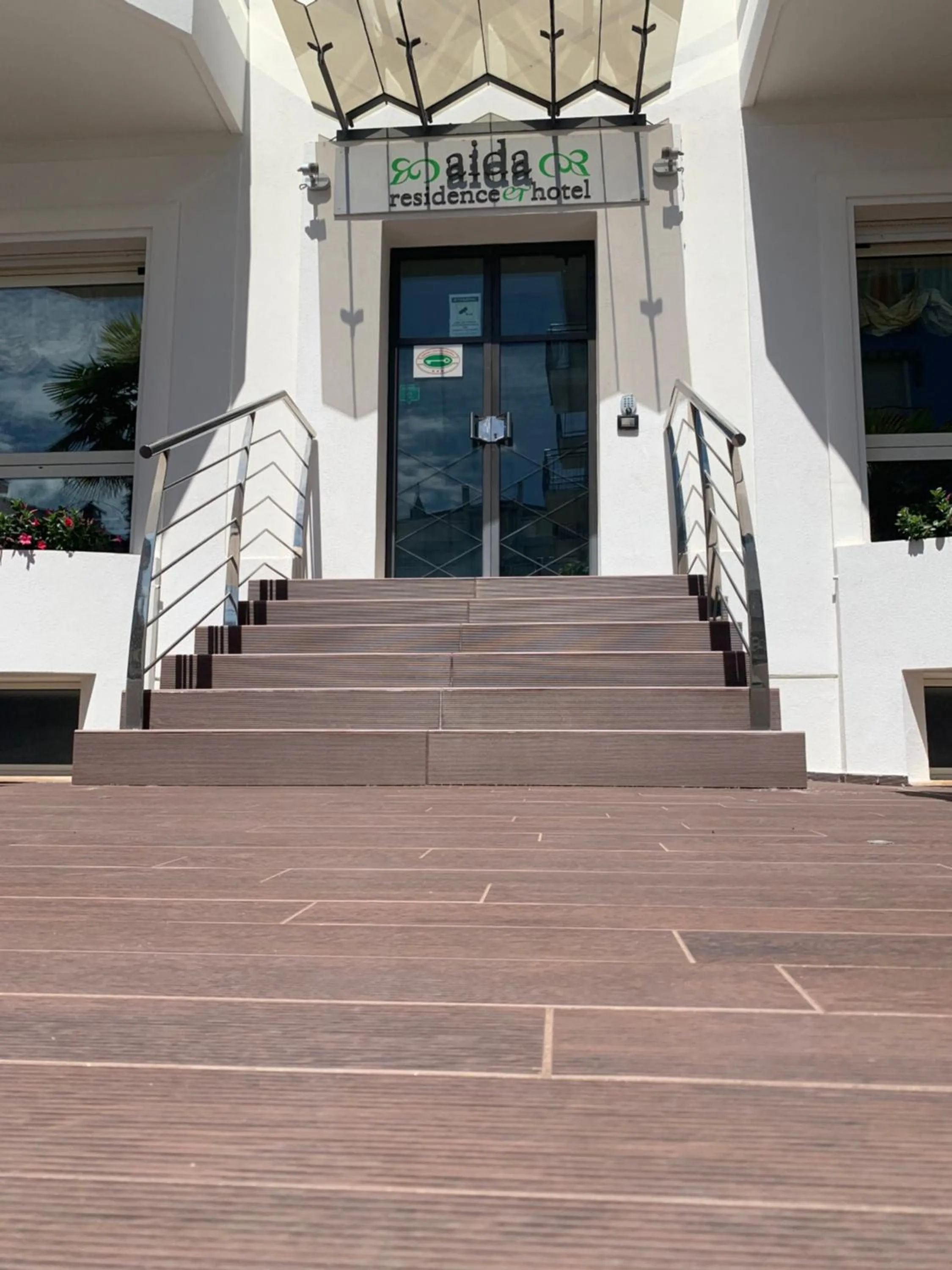 Facade/entrance in Residence Aida