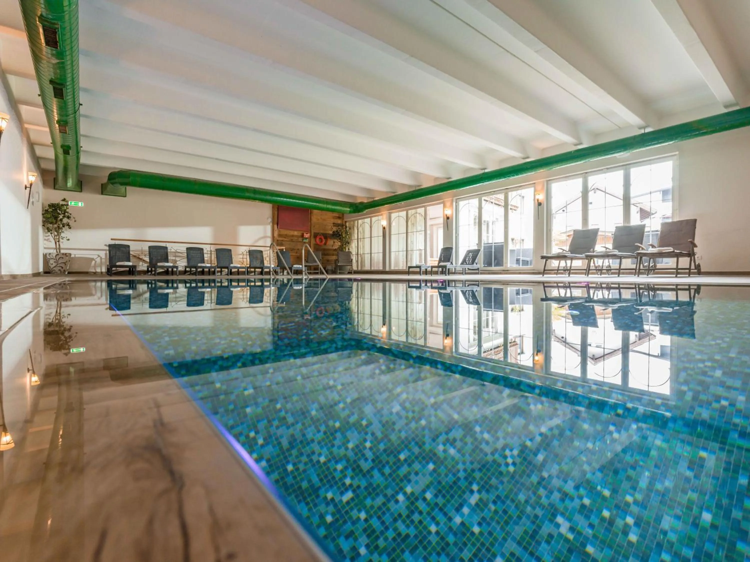 Swimming pool in SCOL Sporthotel Zillertal