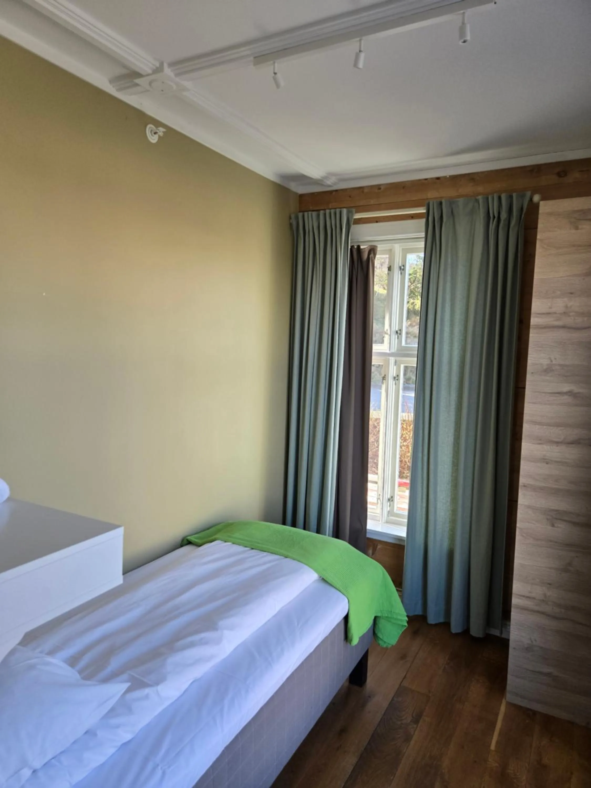 Bedroom in Fjordbris Hotel