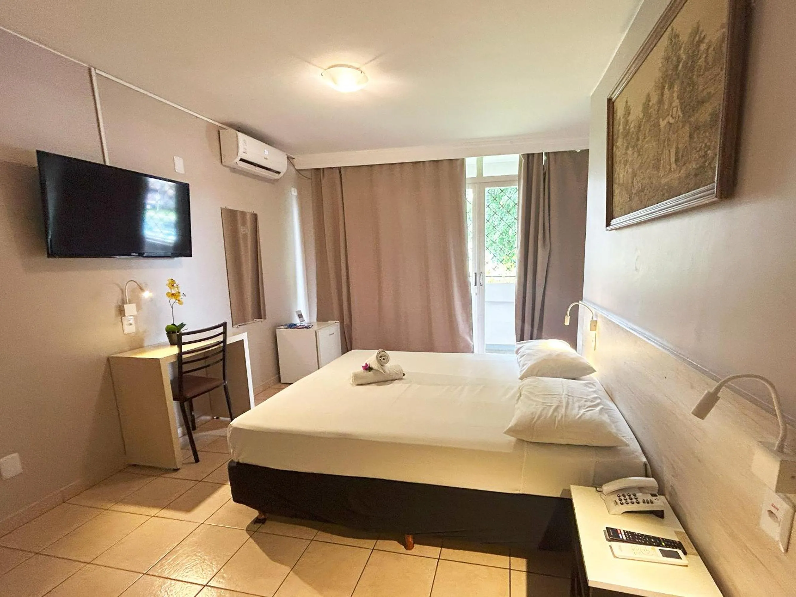 Bed in Hotel El Pilar by Bsb Inn