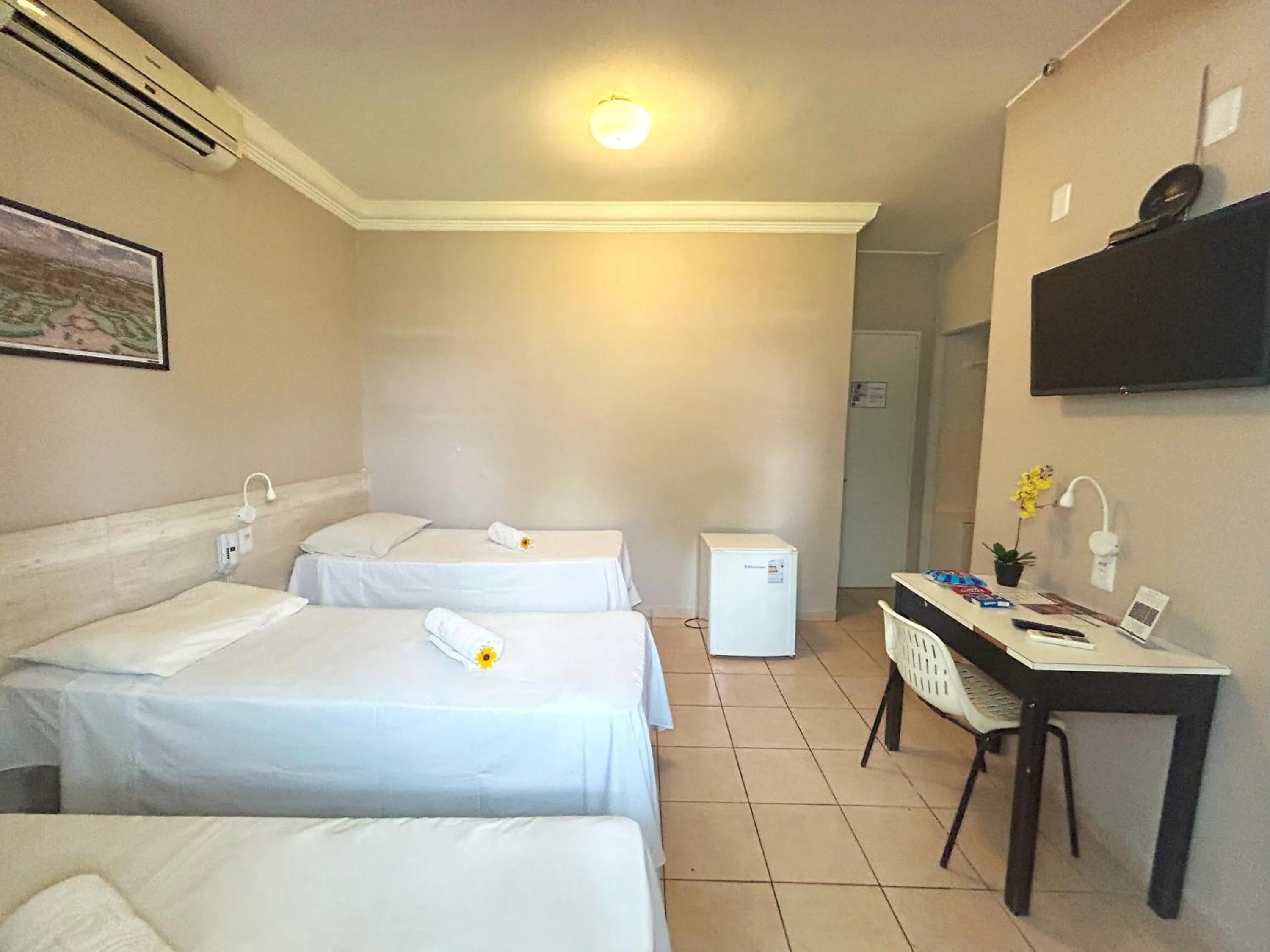 Bed in Hotel El Pilar by Bsb Inn