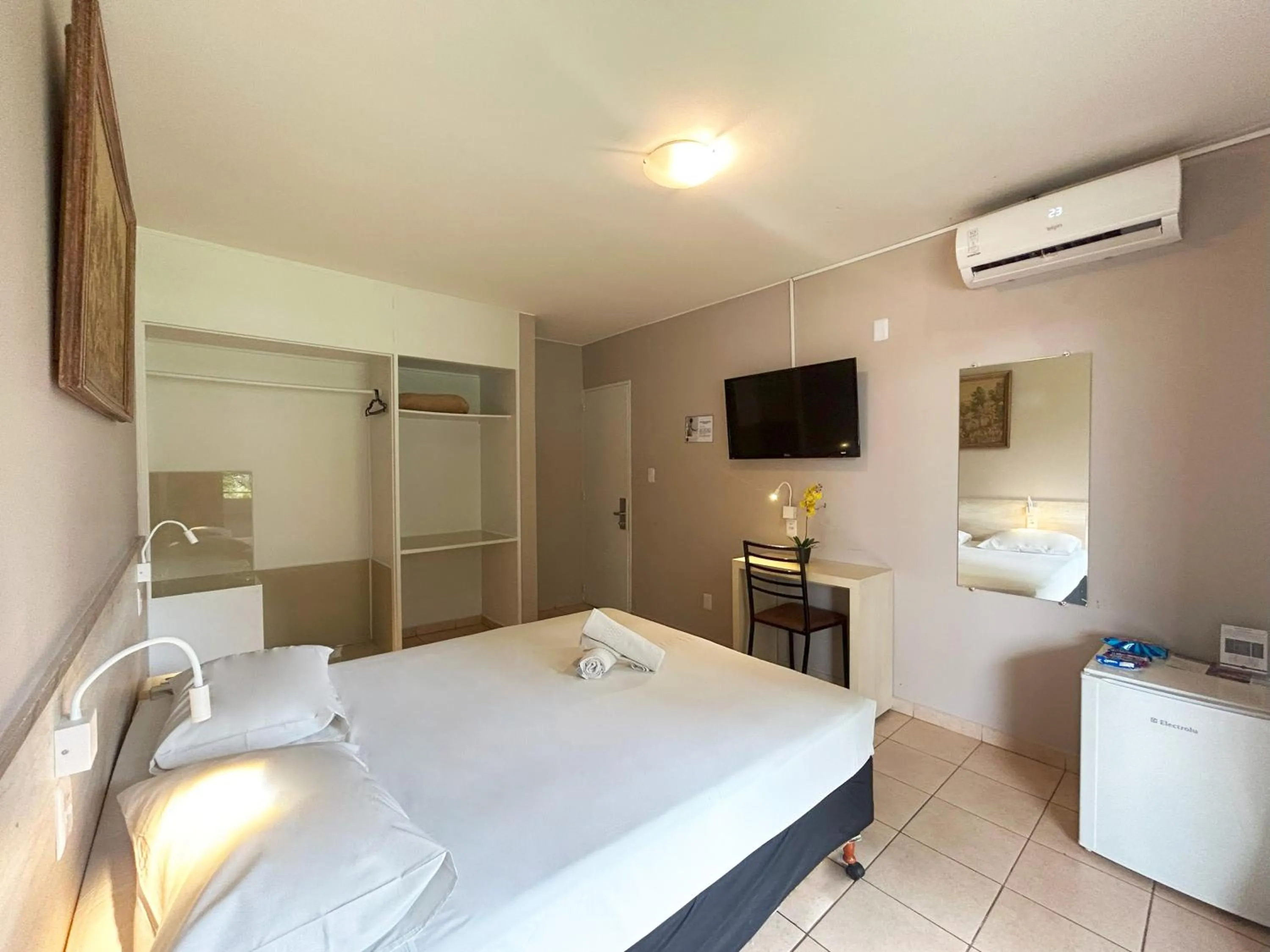 Bed in Hotel El Pilar by Bsb Inn