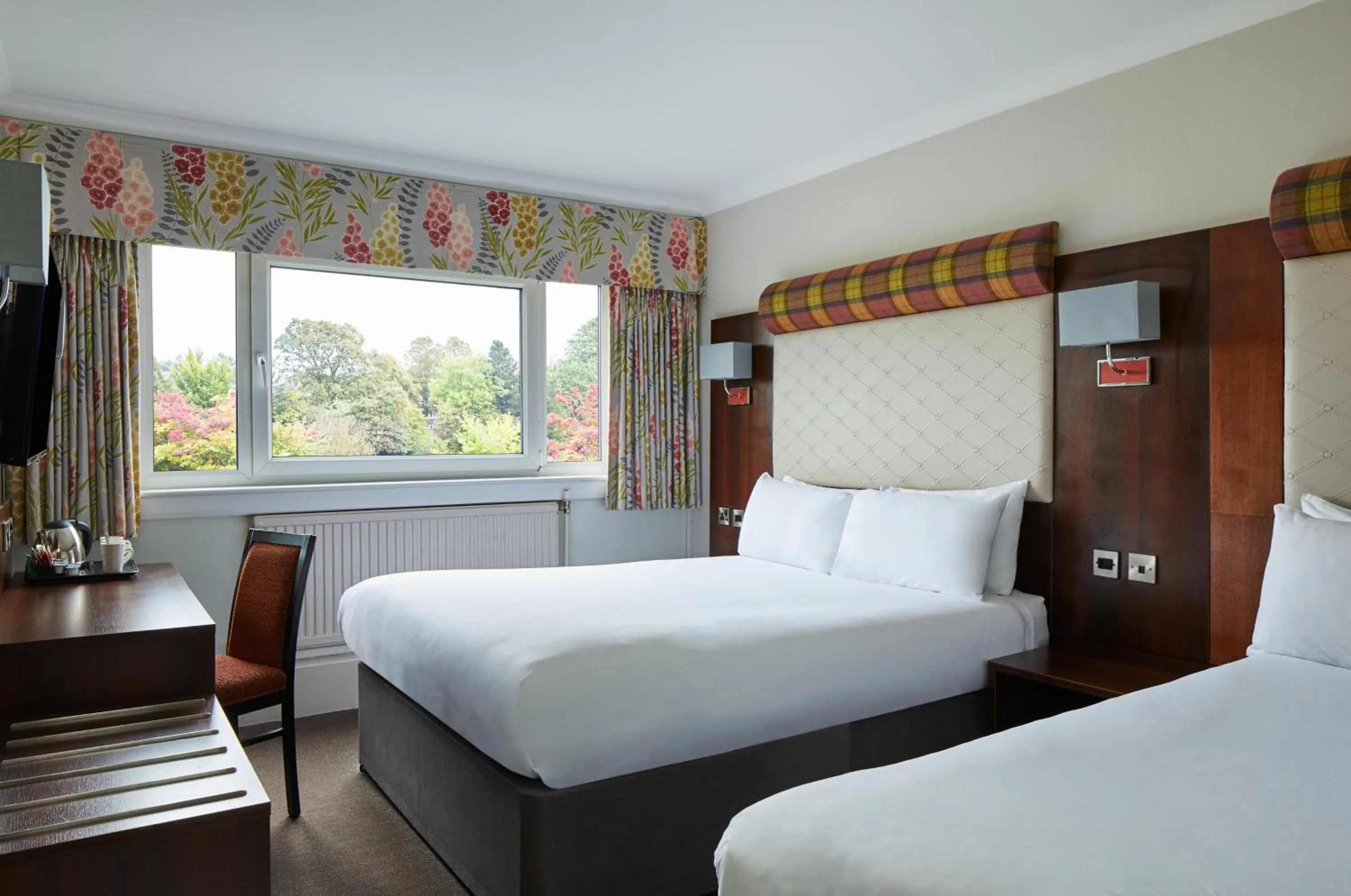 Bed in Leonardo Inn Glasgow West End