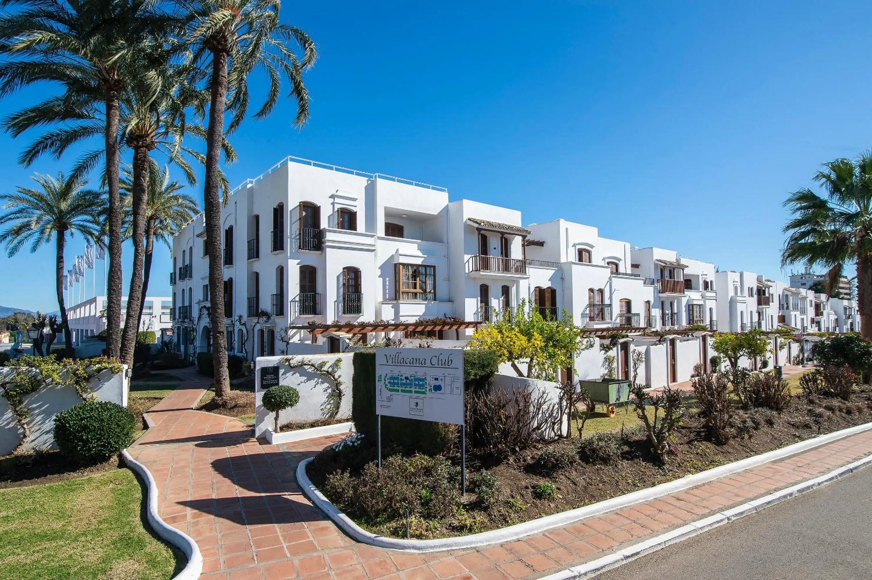 Property building in Macdonald Villacana Resort